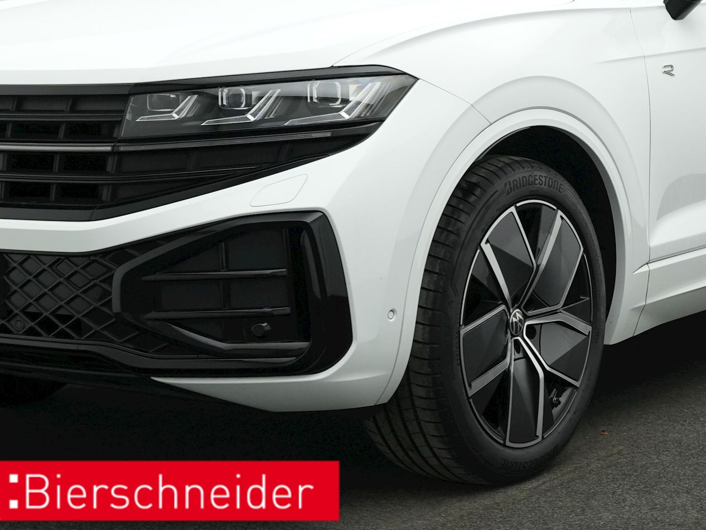 Volkswagen Touareg 3.0 TDI R-Line - Samsaru's Car Outlet