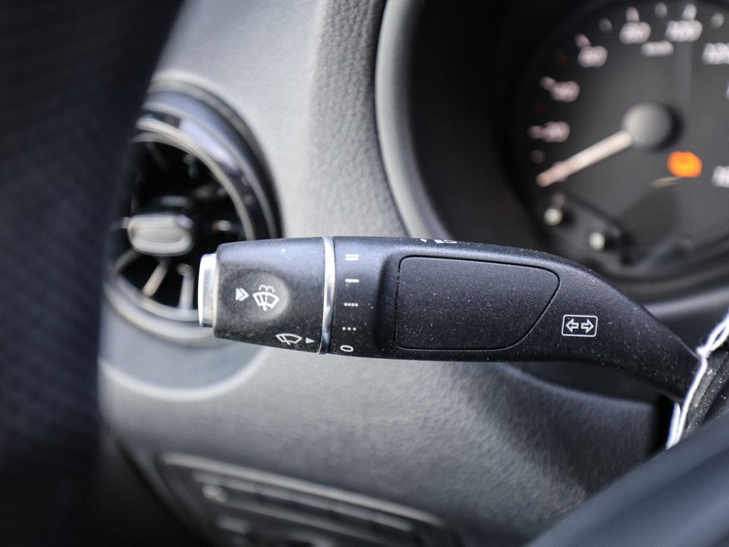 Mercedes-Benz Vito eVito 111 KA Lang - Samsaru's Car Outlet