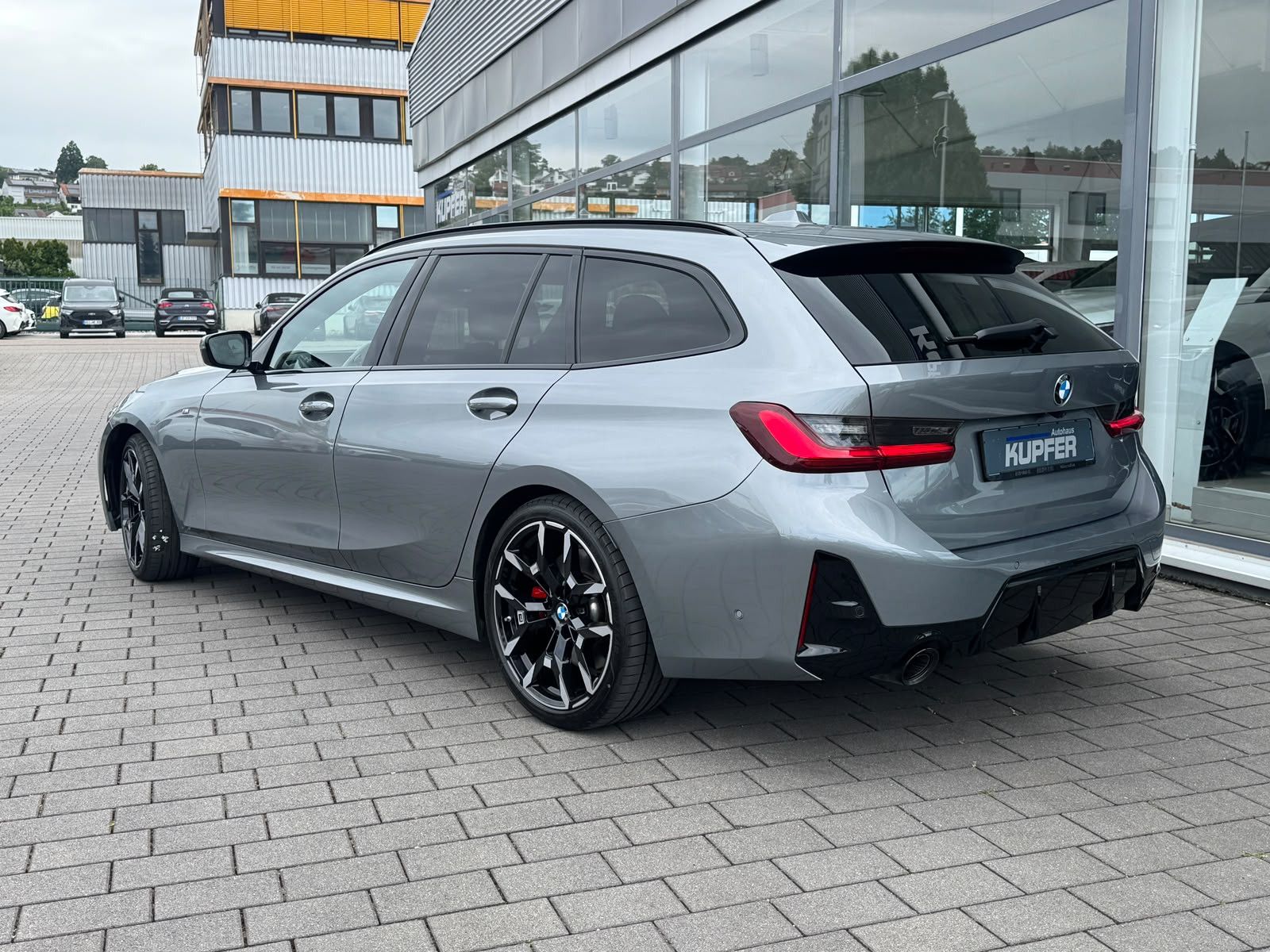 BMW 320 d xDriv Tou M Sport PRO ACC°Pano-Mem.°Stdhzg