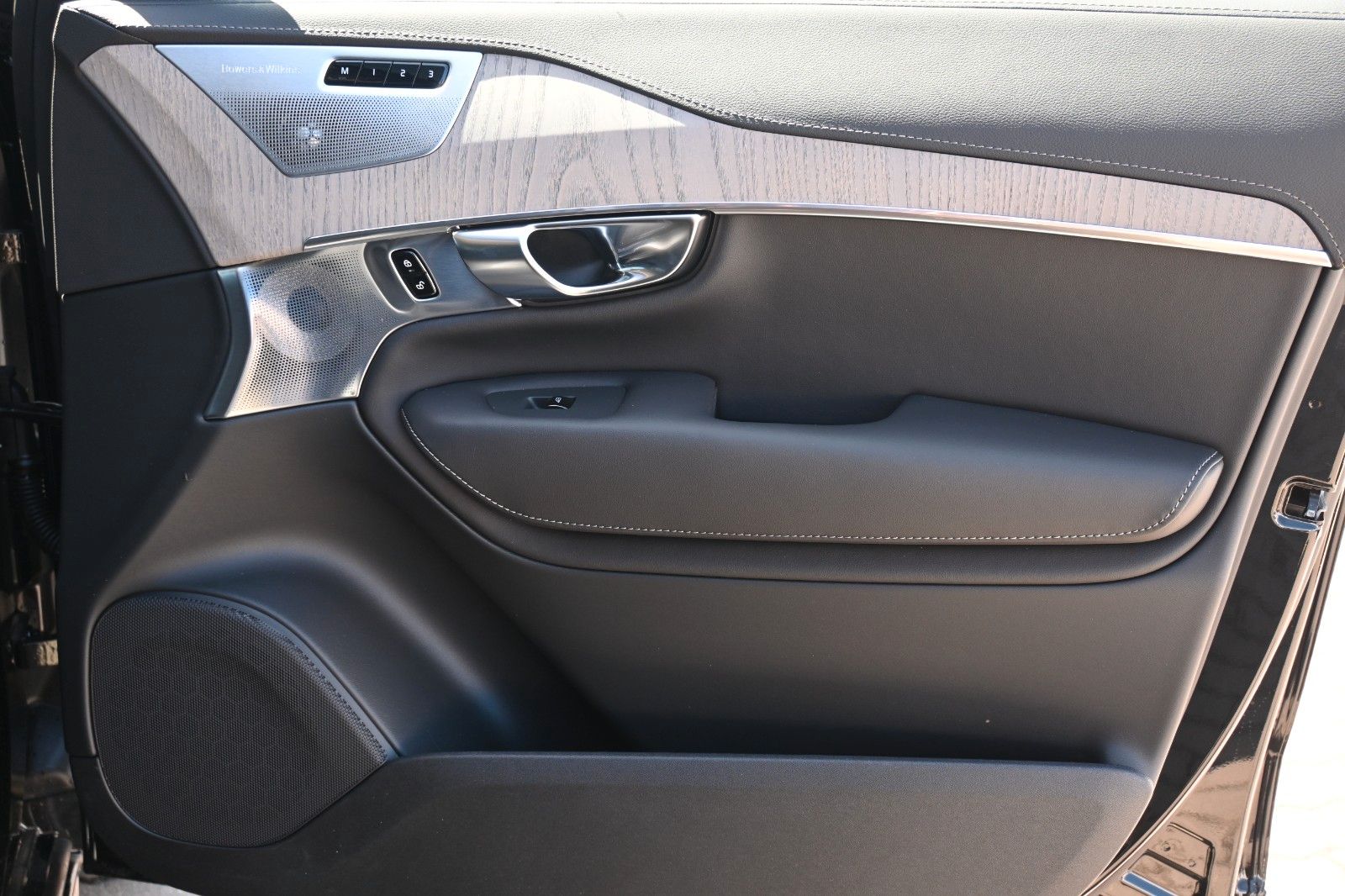 Volvo XC90 T8 Recharge AWD Ultra Dark*LUFT*B&W*Massage