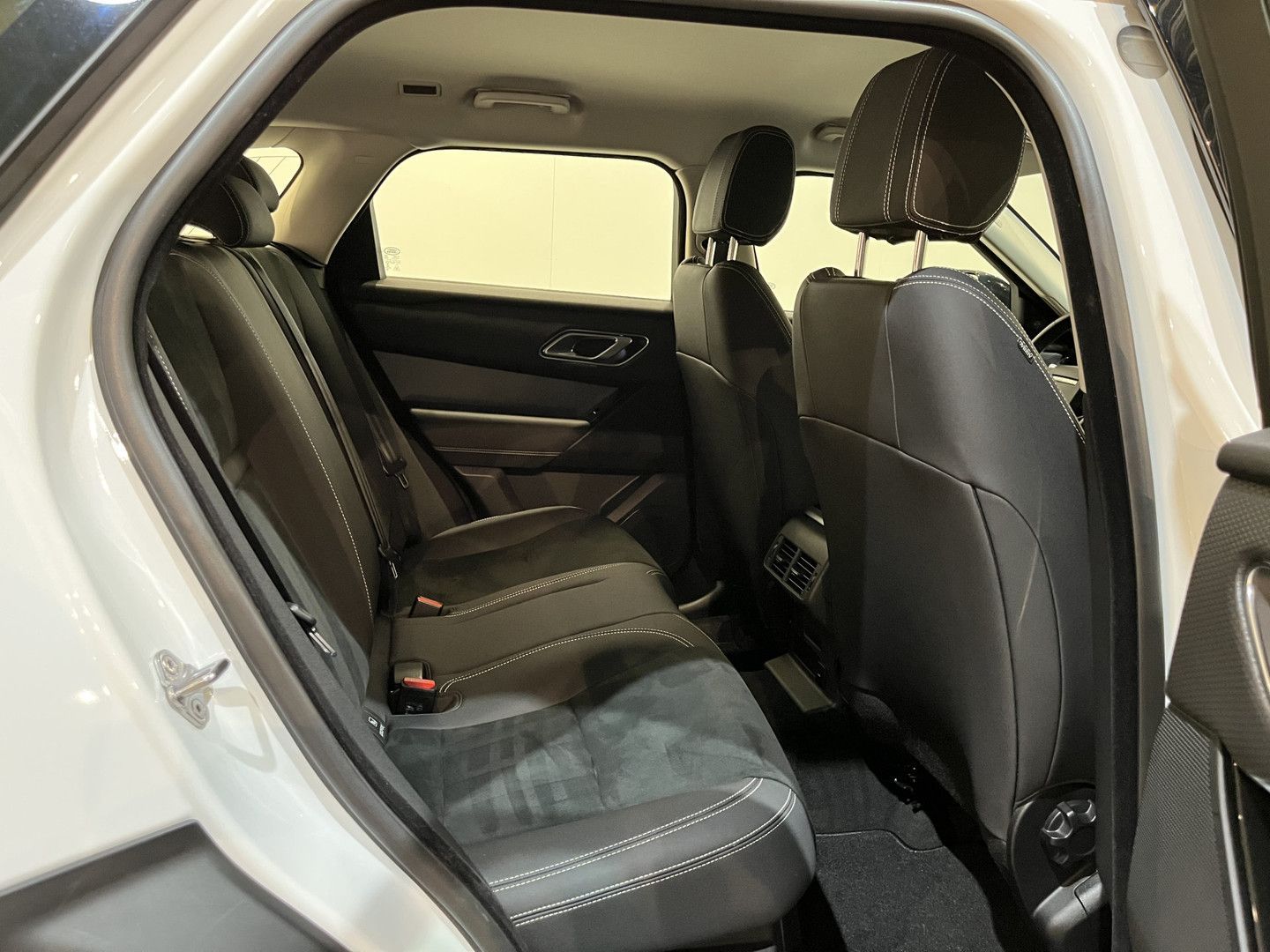 Range Rover Velar 2.0 P400e AWD PHEV - Samsaru's Car Outlet