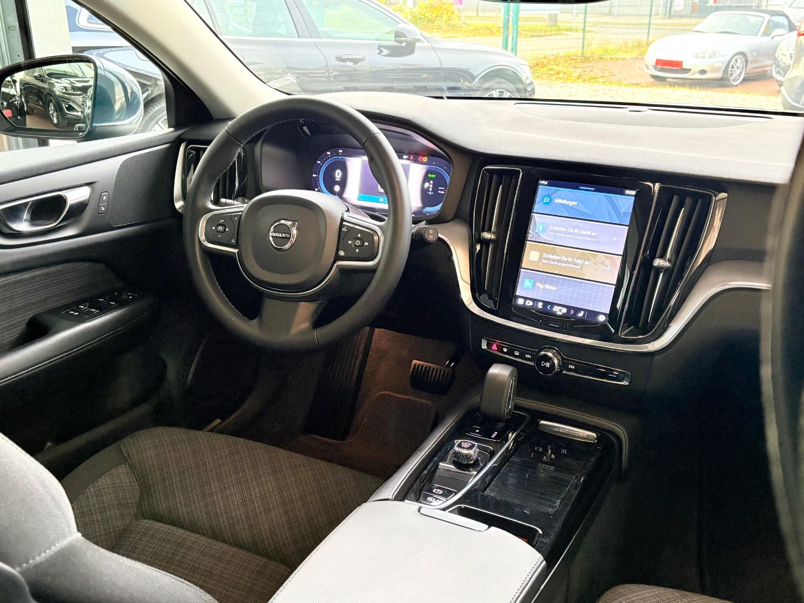 Volvo V60 T6 Kombi Core Recharge Plug-In Hybrid AWD