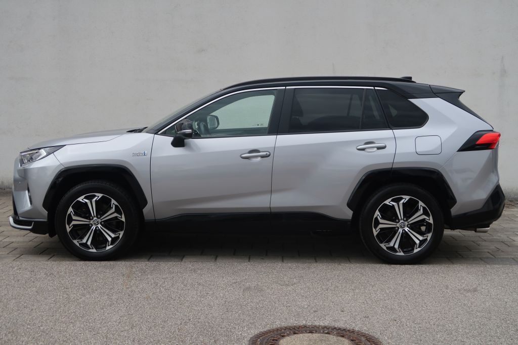 Toyota RAV 4 Plug-in-Hybrid - Samsaru's Car Outlet