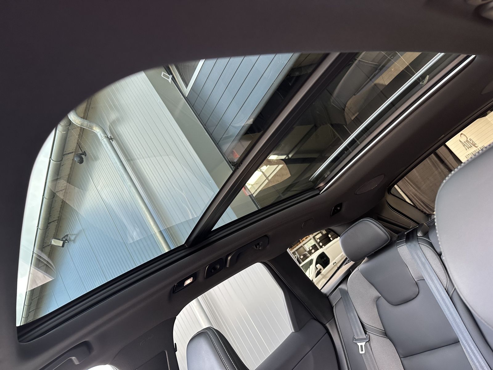 Volvo XC60 T8 AWD Ultimate Dark NAV+LED+360°+PANO+HUD