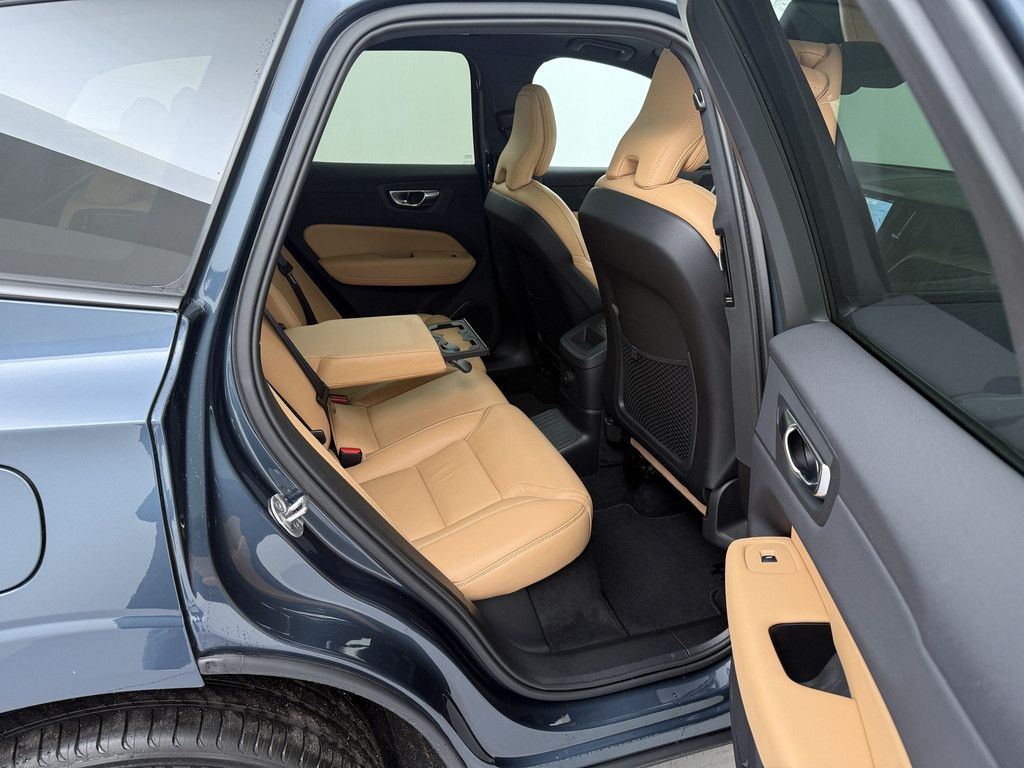 Volvo XC60 T6 Plus Dark Recharge Plug-In Hybrid AWD