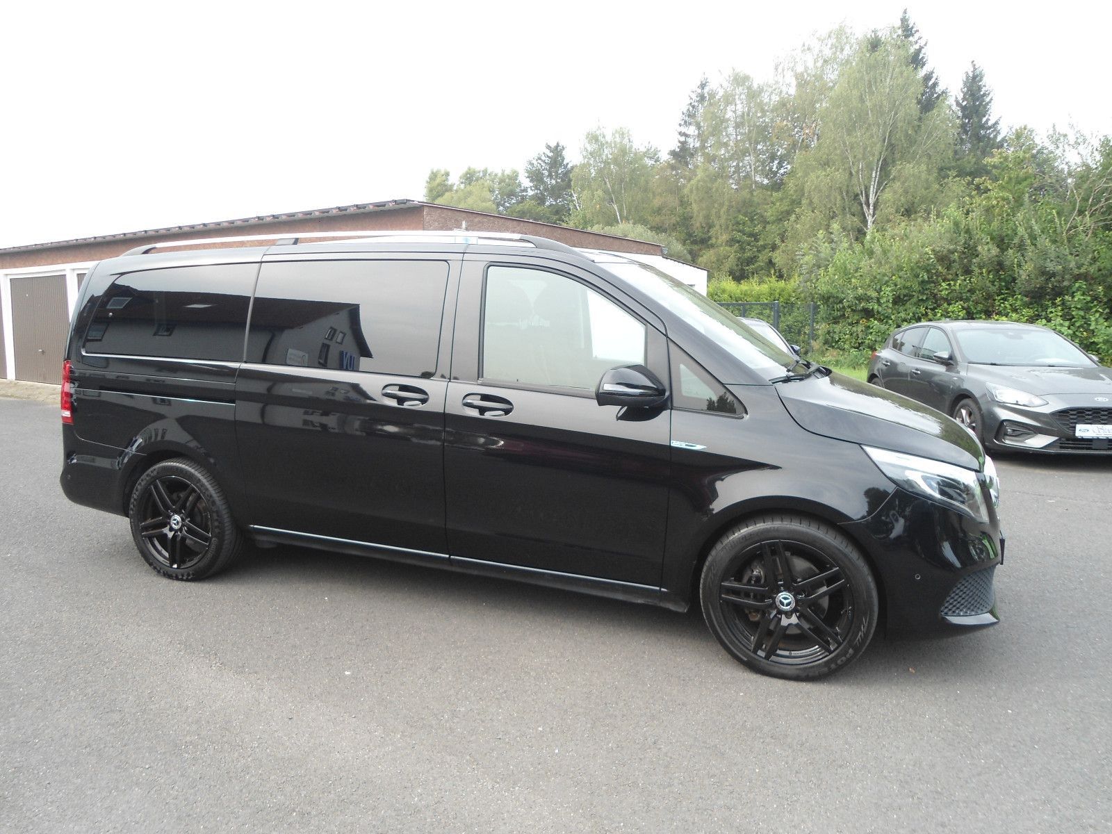 Mercedes-Benz V 300 d LANG Edition AMG - Samsaru's Car Outlet