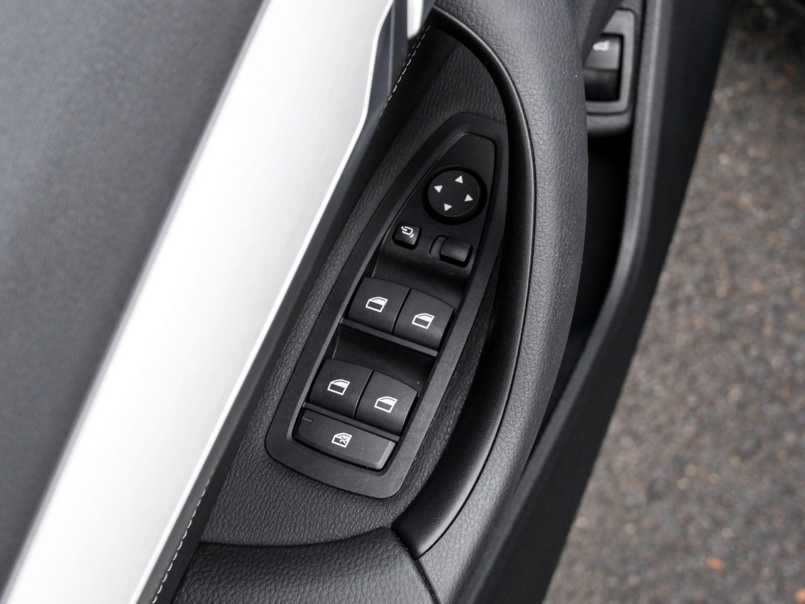 BMW X1 xDrive25e M Sport - Samsaru's Car Outlet