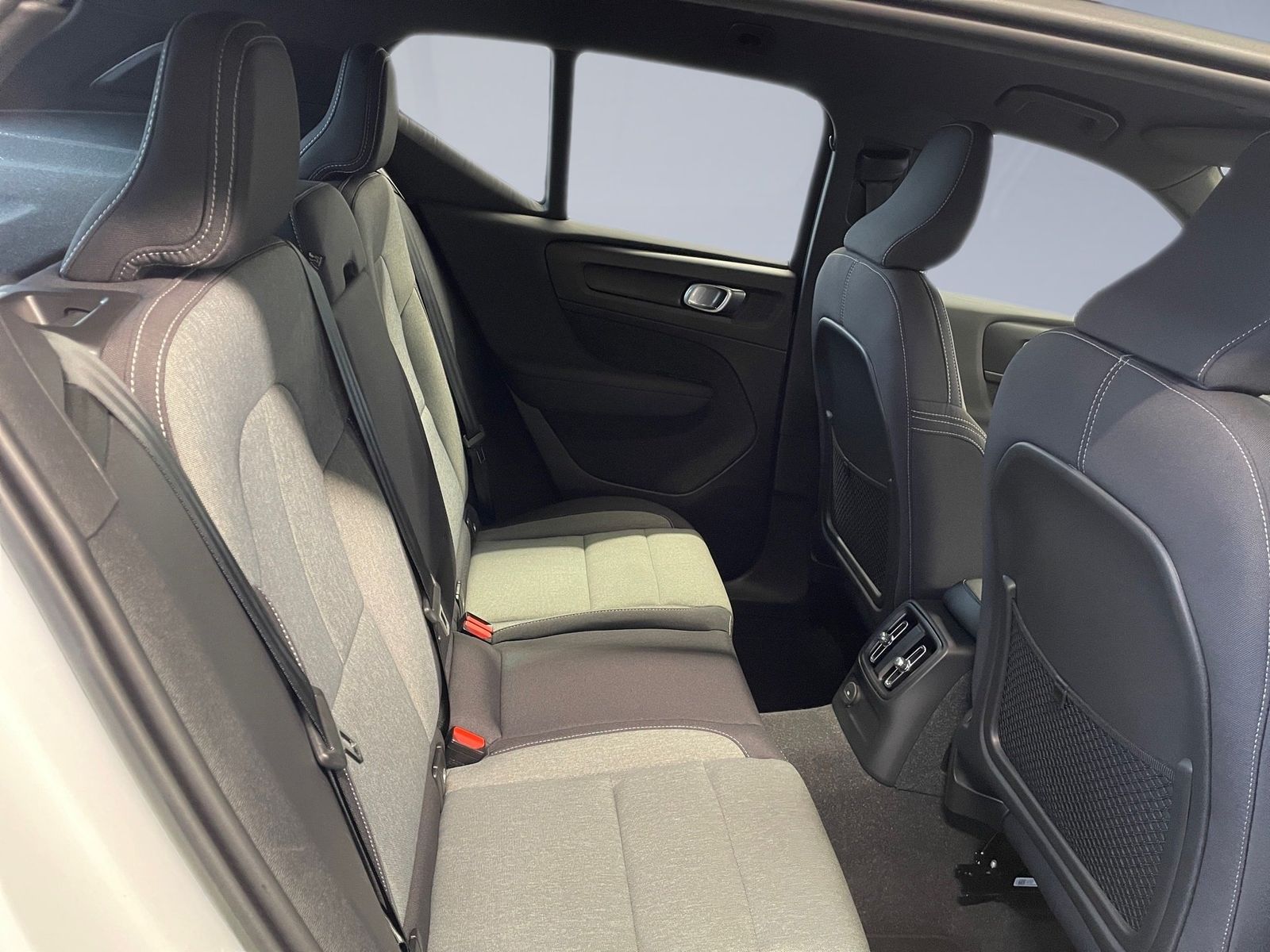 Volvo XC 40 T4 2WD Plus Bright Plug-In NAVI+LED+AHK+