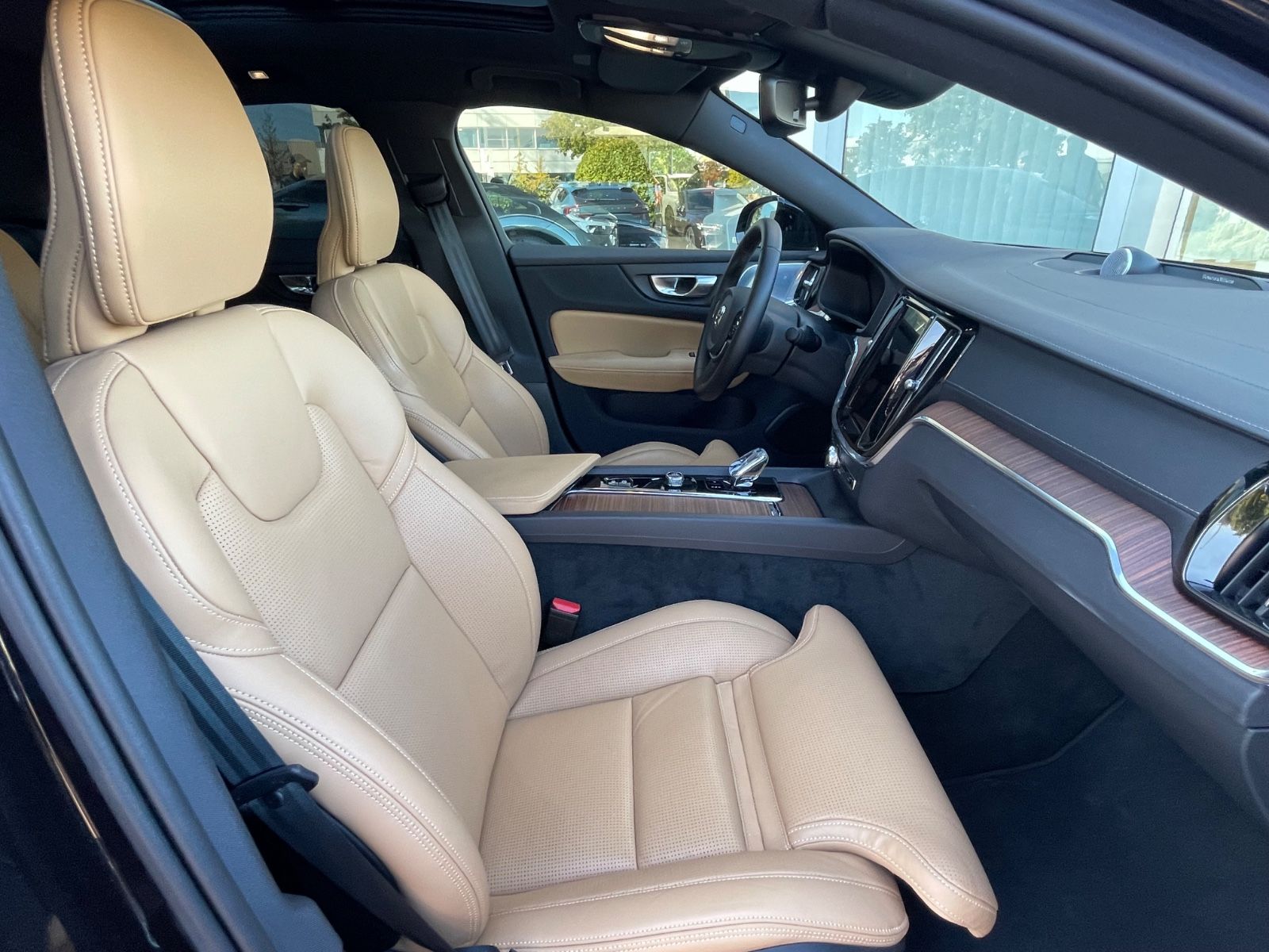 Volvo S60 B5 AWD Ultimate Dark Auto