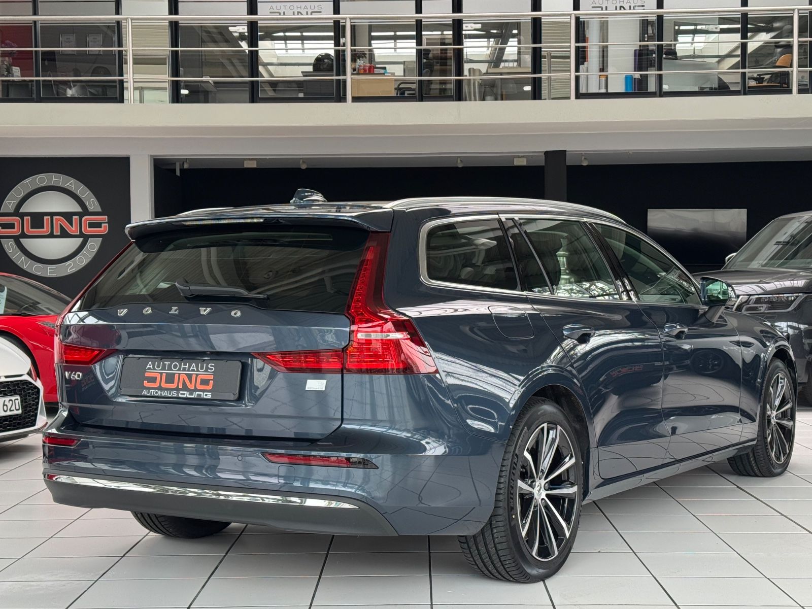 Volvo V60 Kombi Core Recharge Plug-In Hybrid AWD