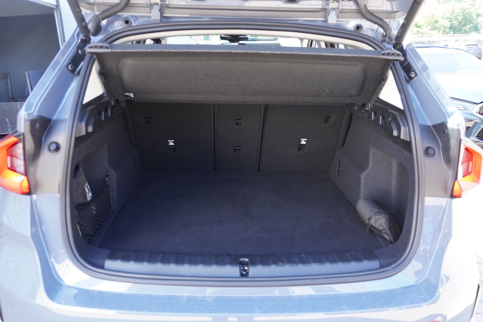 BMW X1 xDrive23i - Samsaru's Car Outlet