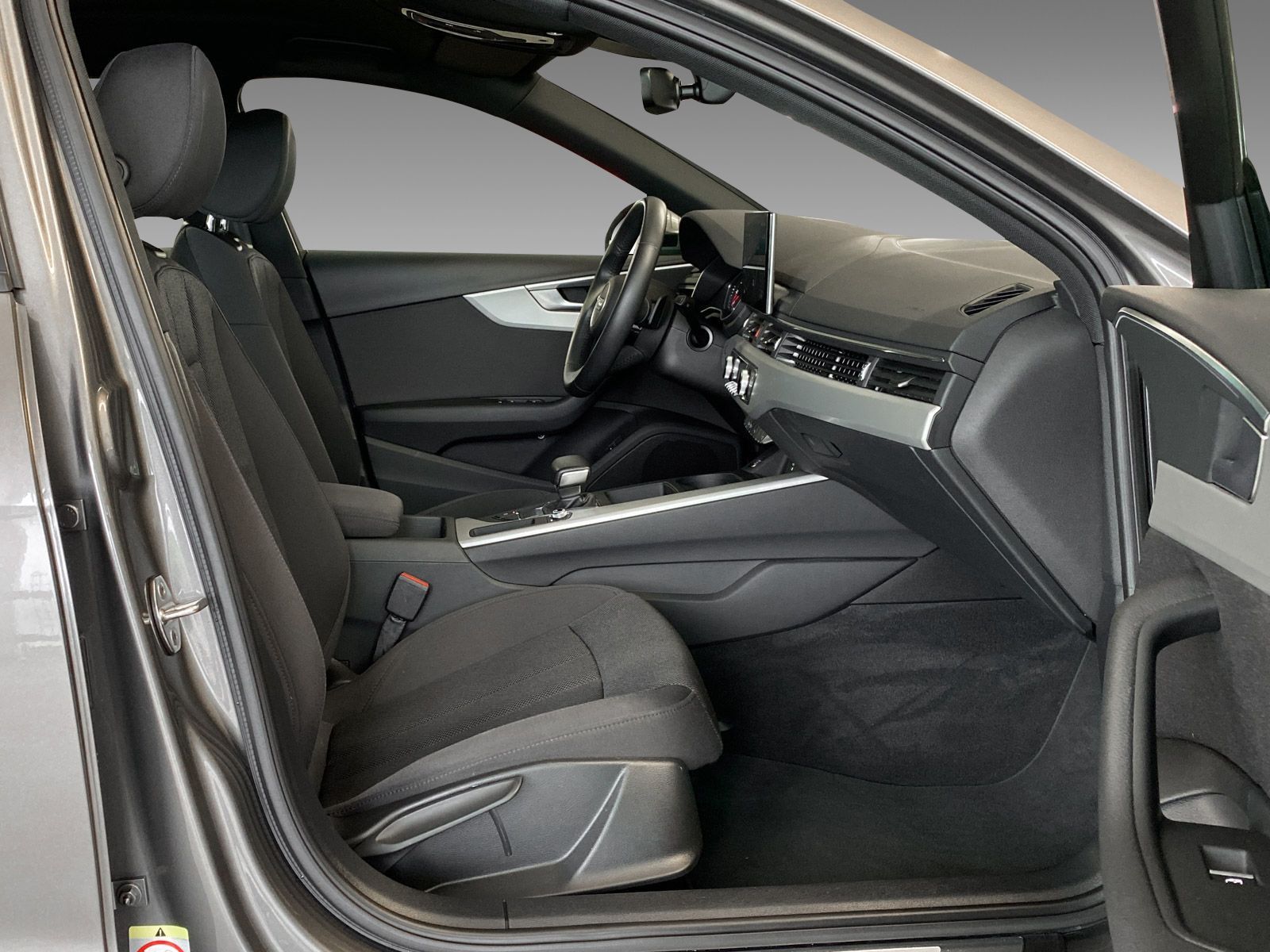 Audi A4 Avant 35 TFSI S tronic - Samsaru's Car Outlet