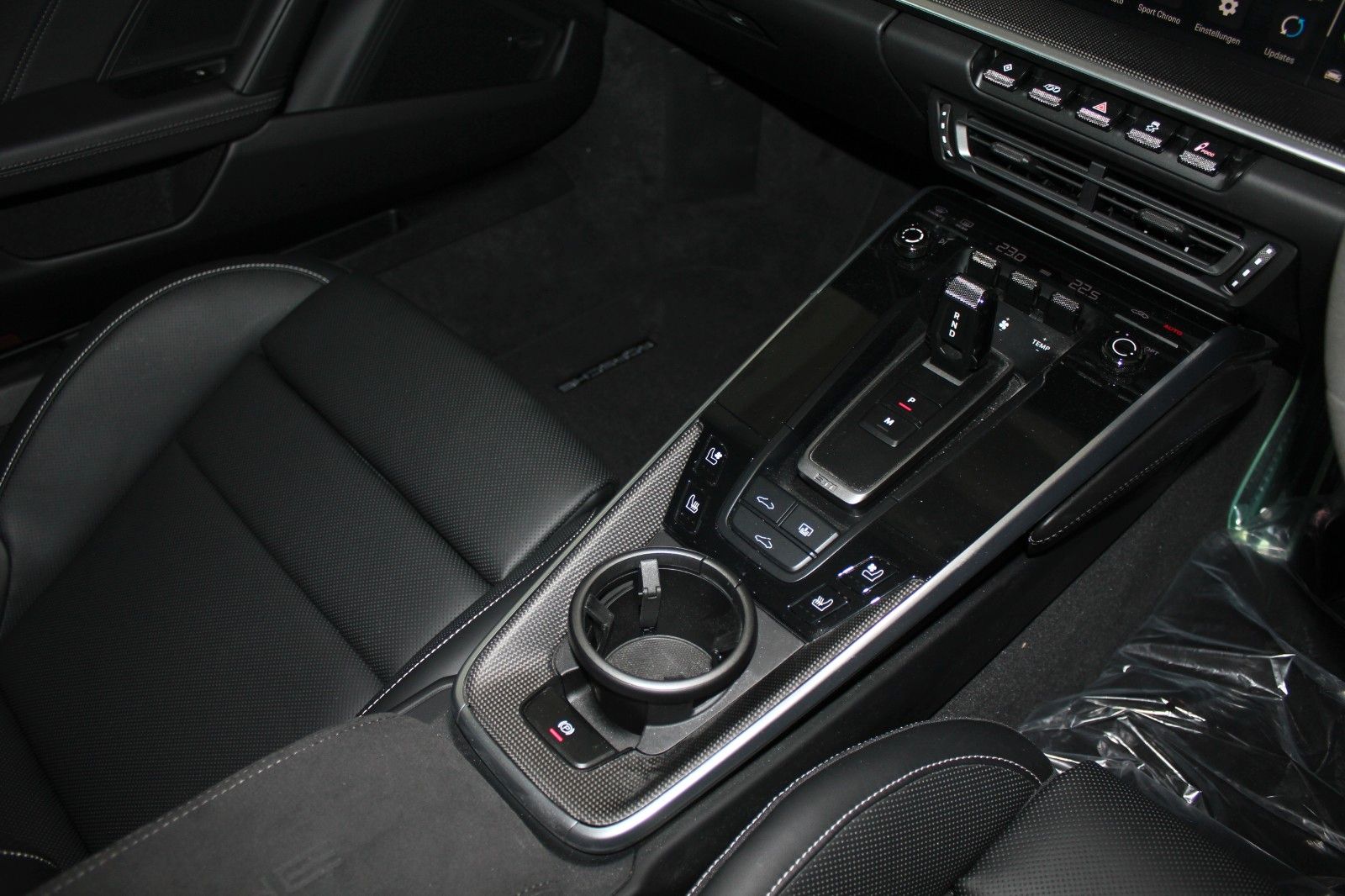 Porsche 992 Turbo S RHD/Sportabgas/SportDesign/GDach/SWA