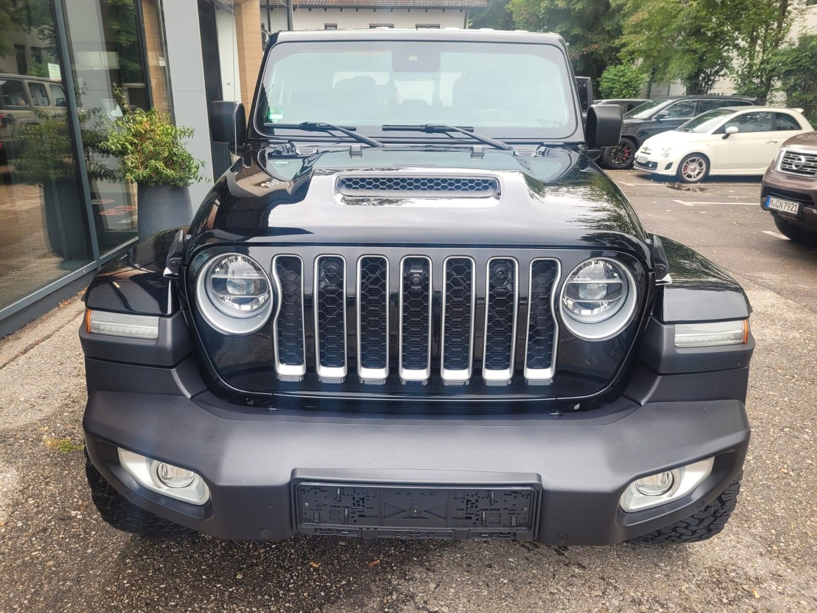 Jeep Gladiator Overland 4WD AHK top