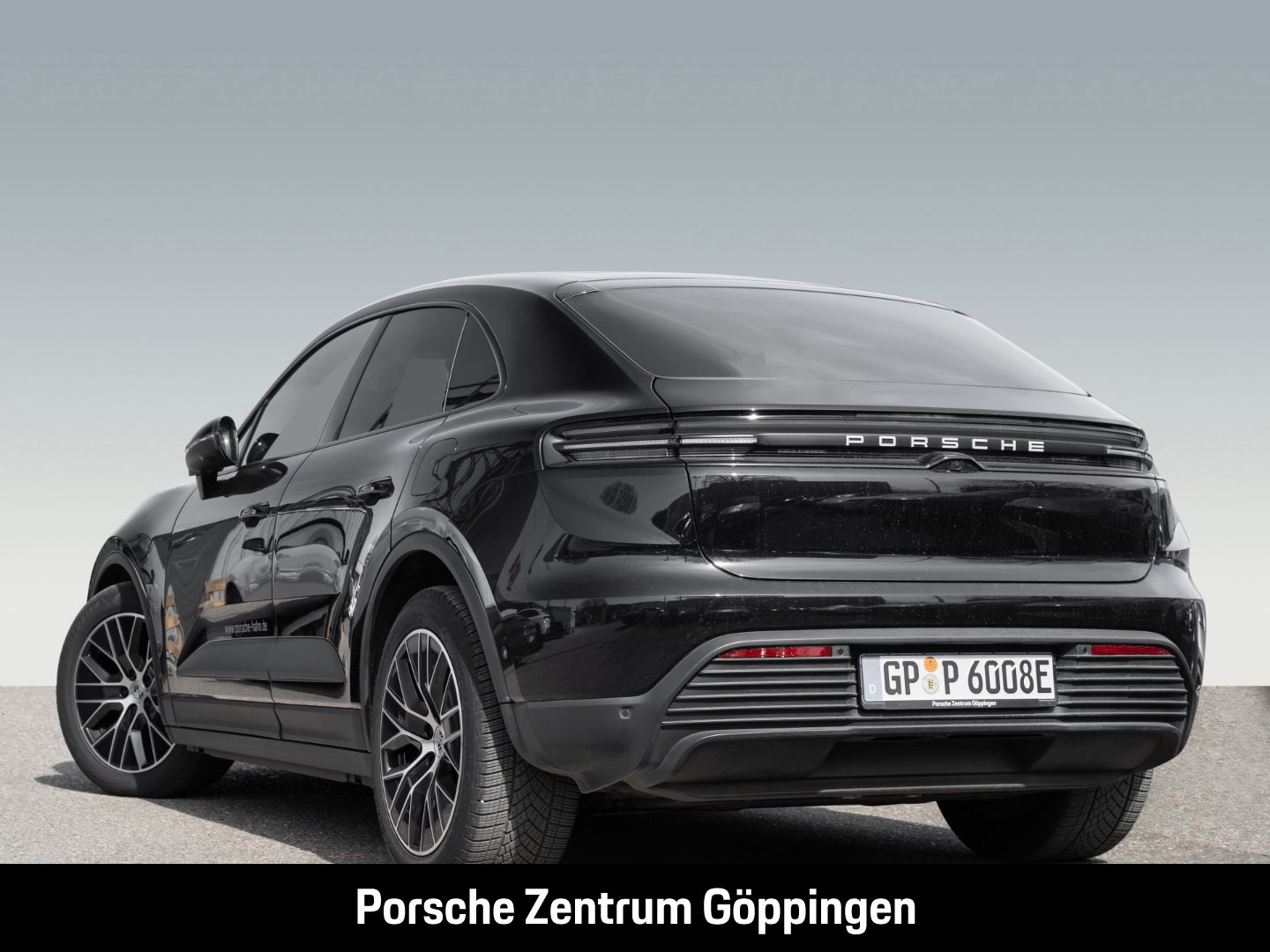 Porsche Macan 4 BOSE InnoDrive LED-Matrix Panoramadach