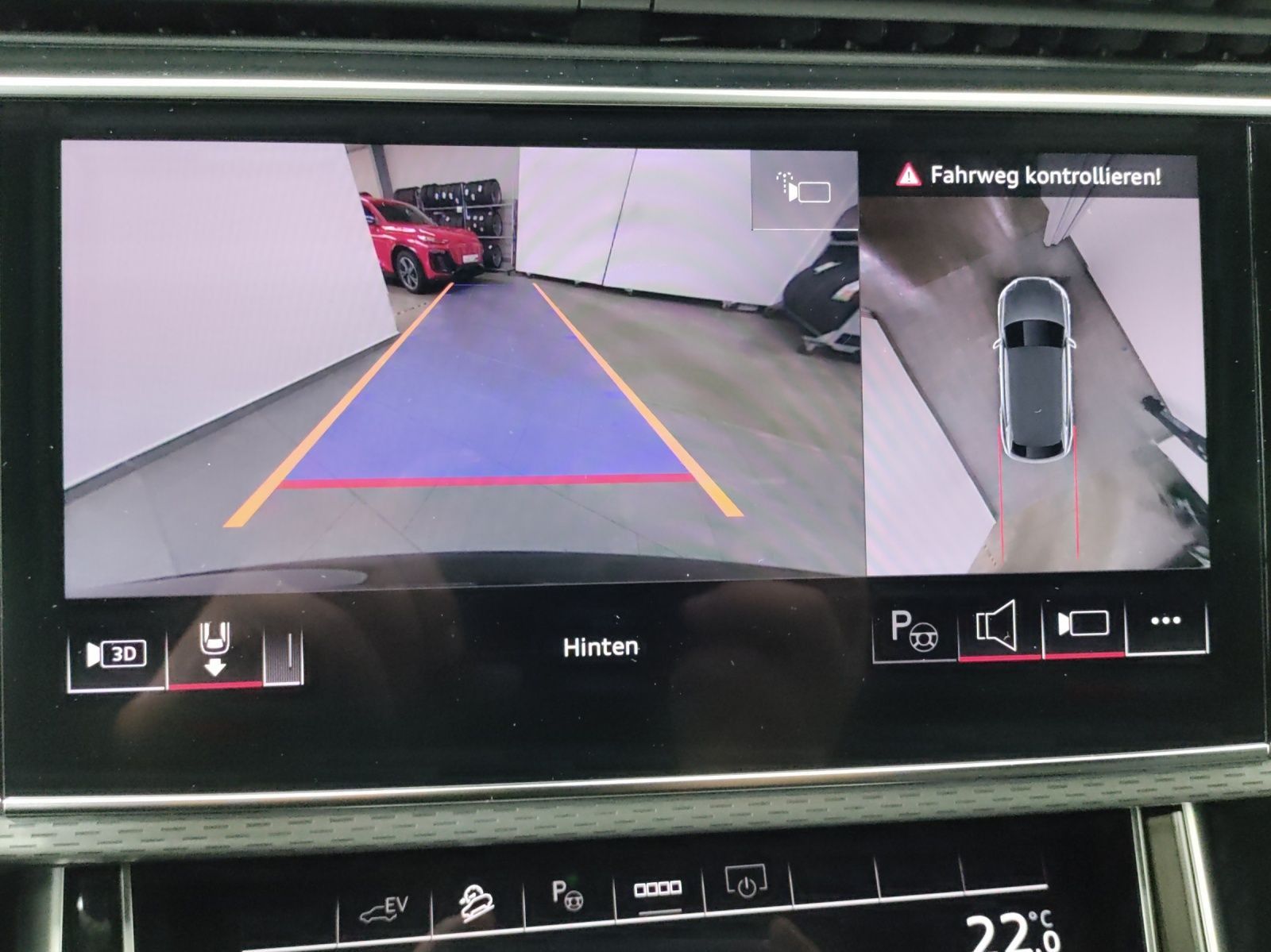 Audi Q8 TFSIe Q S LINE KAMERA NAVI AHK LM22