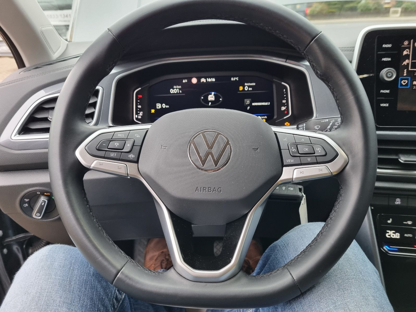 Volkswagen T-Roc Style - Samsaru's Car Outlet