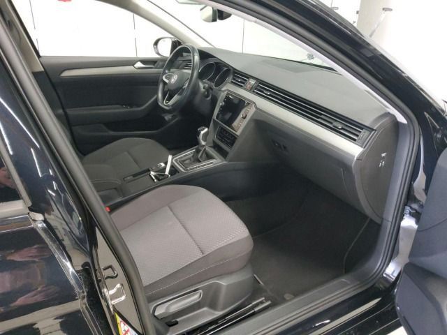 Volkswagen Passat Variant 1.5 TSI - Samsaru's Car Outlet