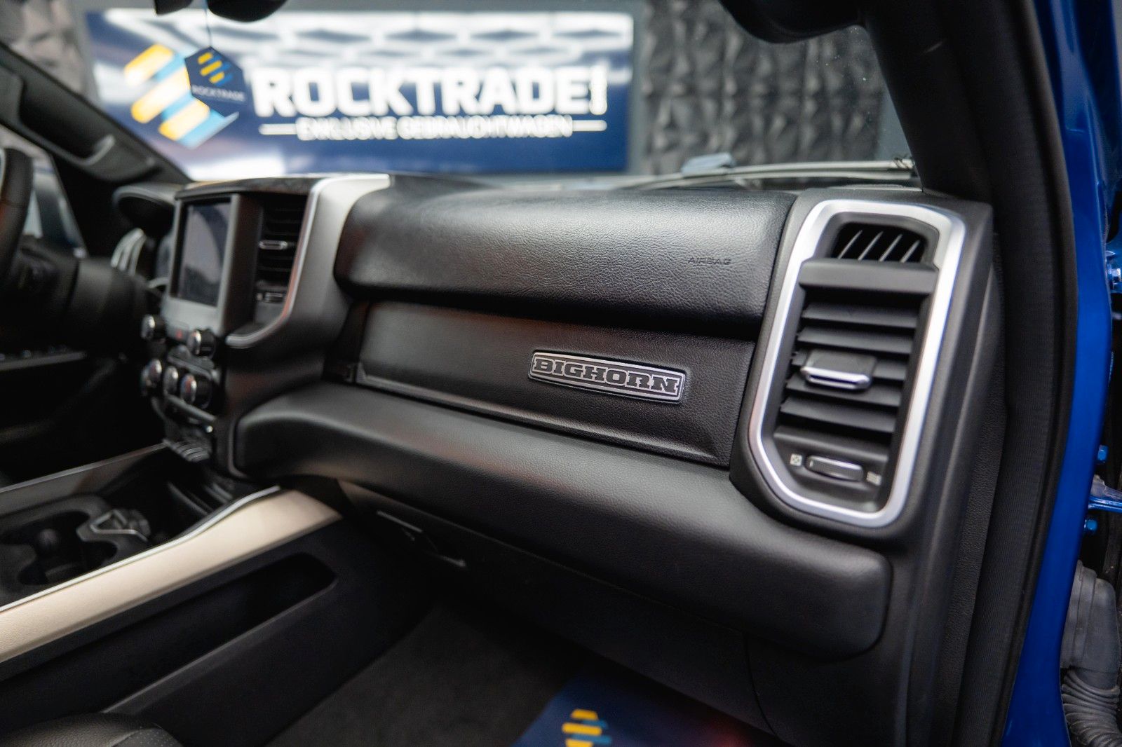 Dodge RAM 5.7 V8 HEMI 4x4 OFFROAD Night Limited 19%
