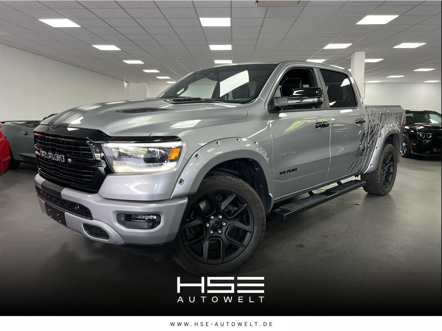 Dodge RAM 5,7l V8 *LARAMIE/12 Zoll Display/LED/AHK/SHZ
