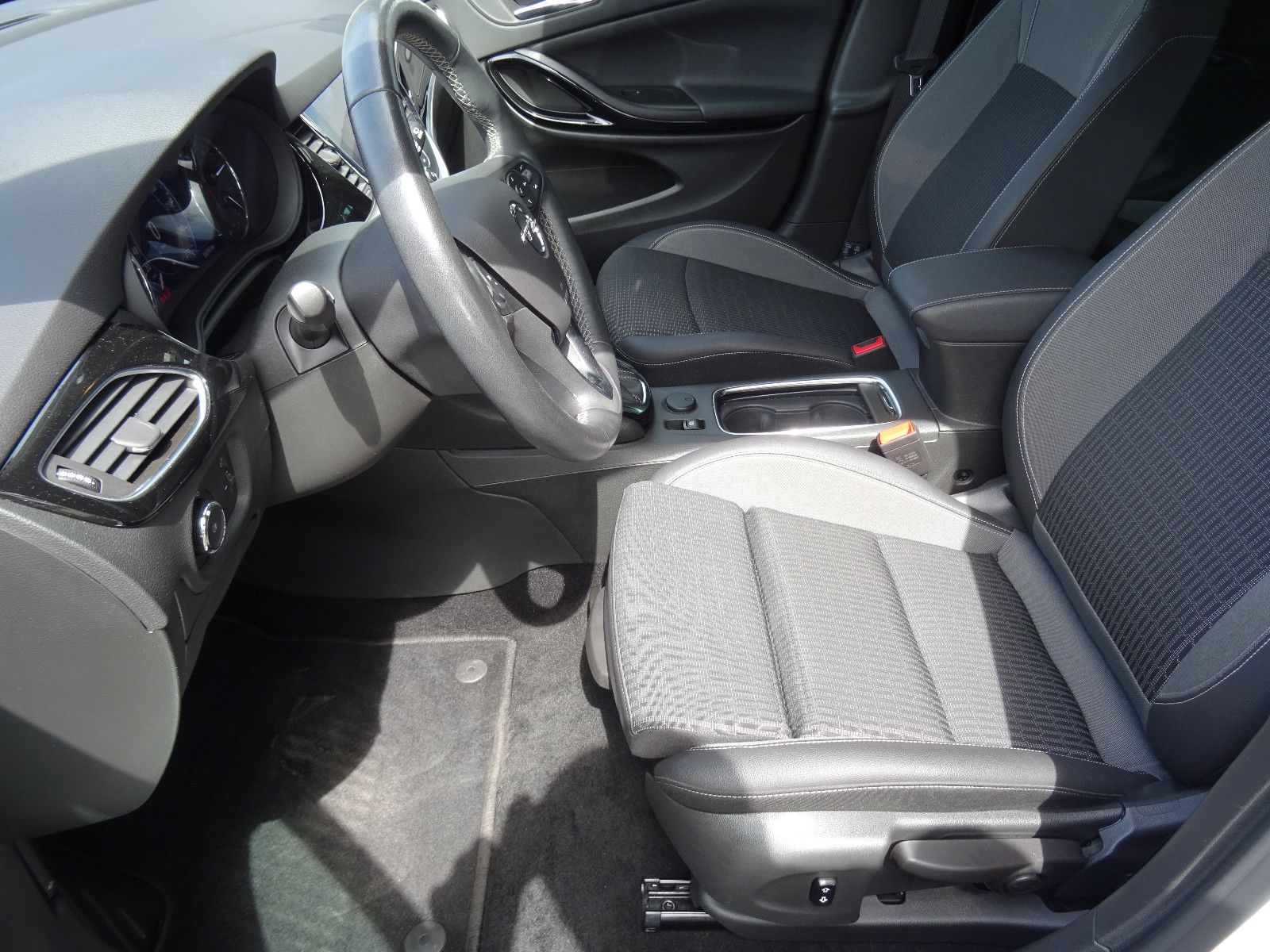 Opel Astra Sports Tourer 1.5 CDTI Elegance - Samsaru's Car Outlet