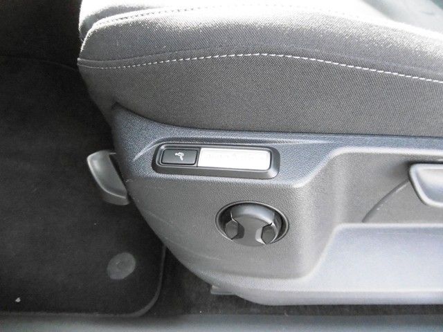 Volkswagen Tiguan 1.4 eHybrid Elegance - Samsaru's Car Outlet