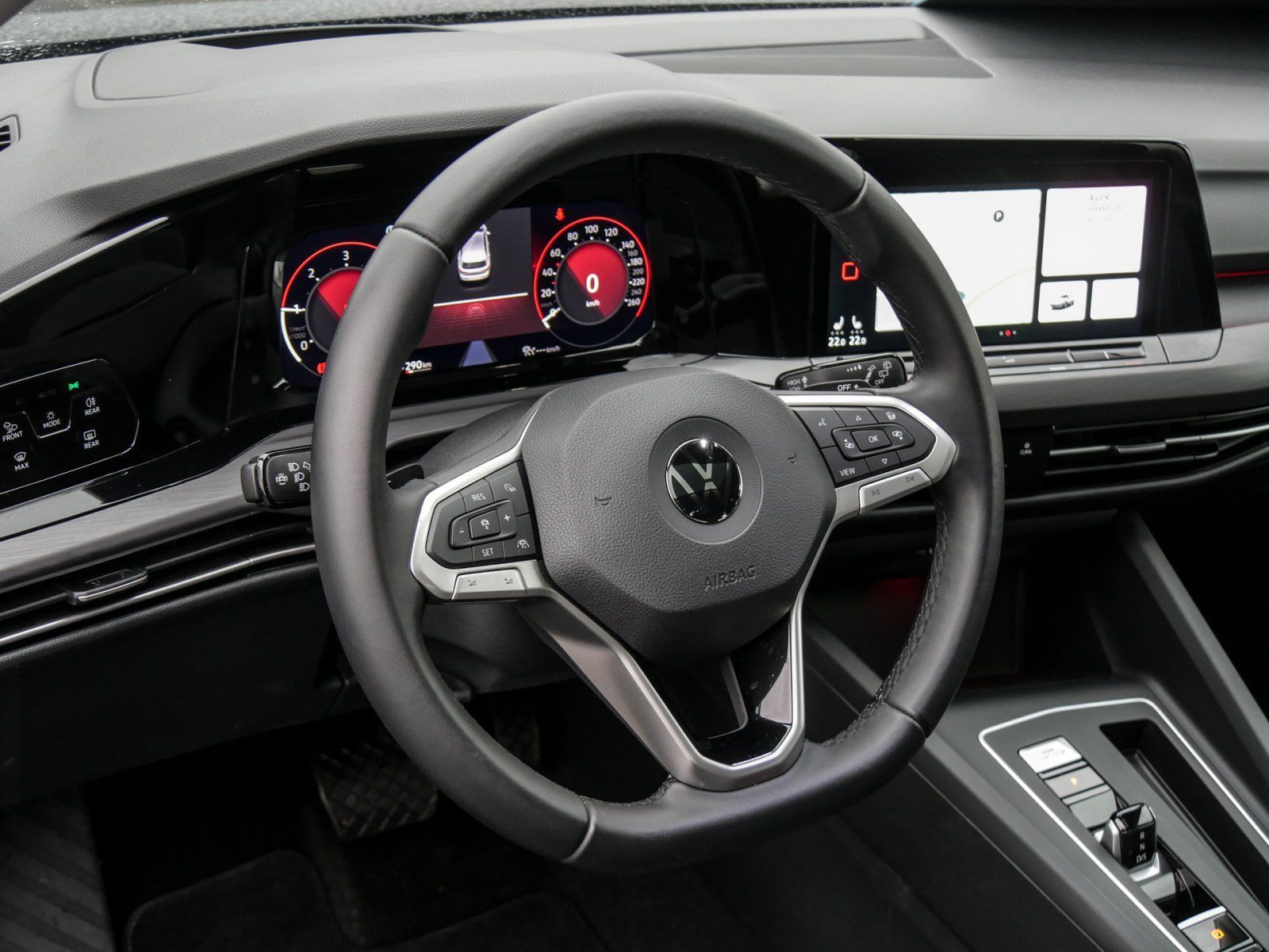 Volkswagen Golf Style 2.0 TDI DSG - Samsaru's Car Outlet