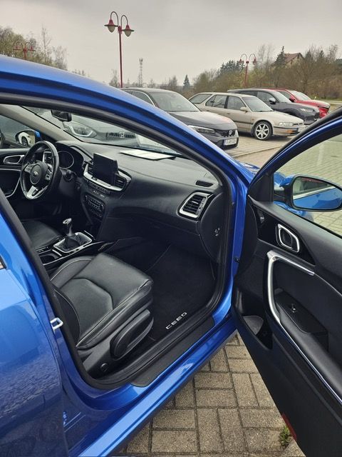 Kia Ceed 1.4 T-GDI Platinum Edition - Samsaru's Car Outlet