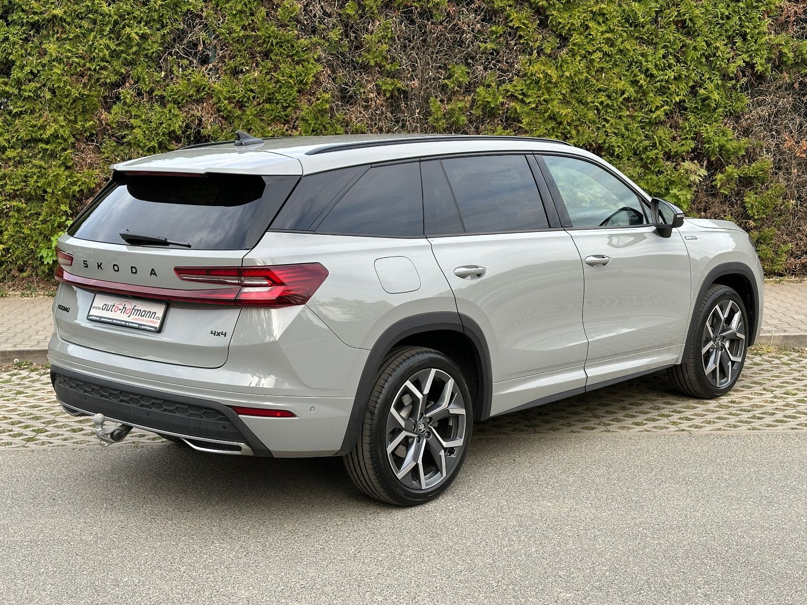 Skoda Sportline 193PS 4x4 STHZ DCC+ 360° KAMERA AHK