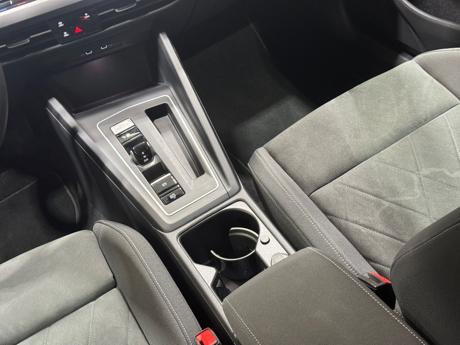 Volkswagen Golf Style 2.0 TDI DSG - Samsaru's Car Outlet