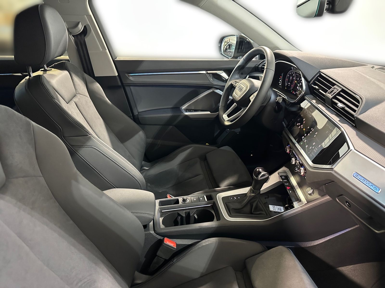 Audi Q3 Sportback 40 TFSI QUATT S LINE - Samsaru's Car Outlet
