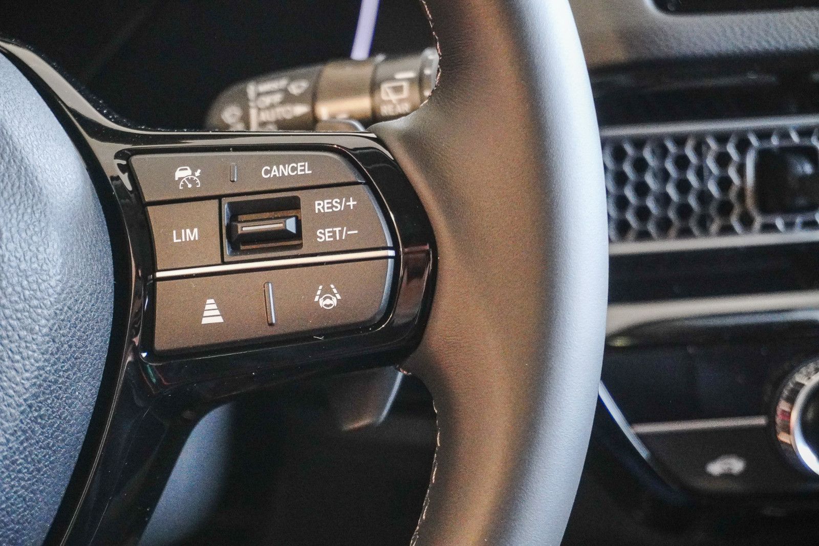 Honda Civic e:HEV 2.0 i-Hybrid e-CVT ELEGANCE Ganzjahr