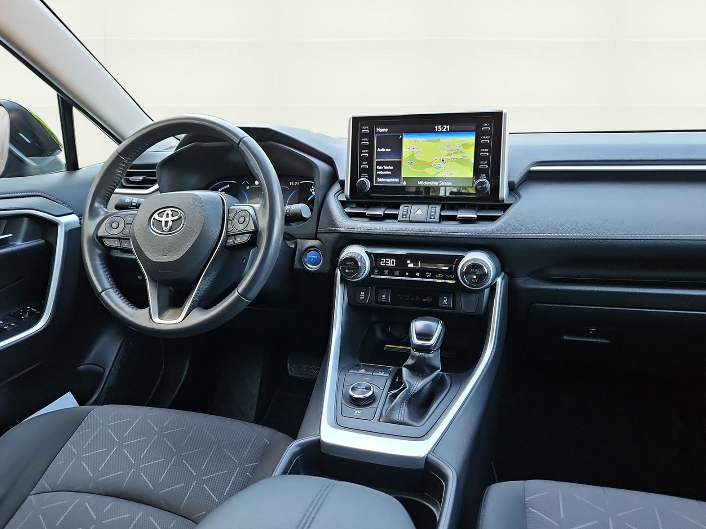 Toyota RAV 4 2.5 HYBRID 4x4 Team - Samsaru's Car Outlet
