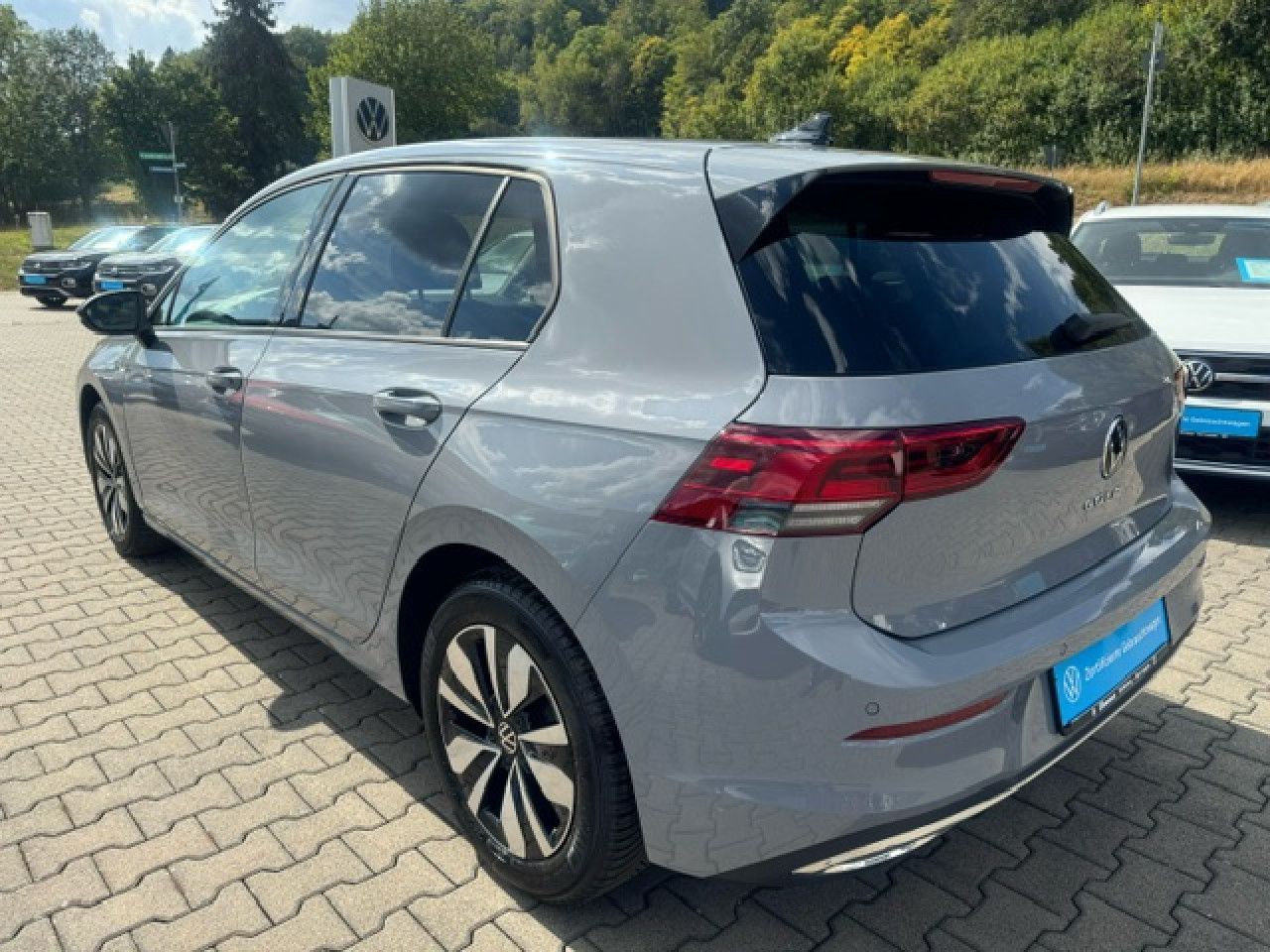 Volkswagen Golf VIII Move 1.5 TSI - Samsaru's Car Outlet