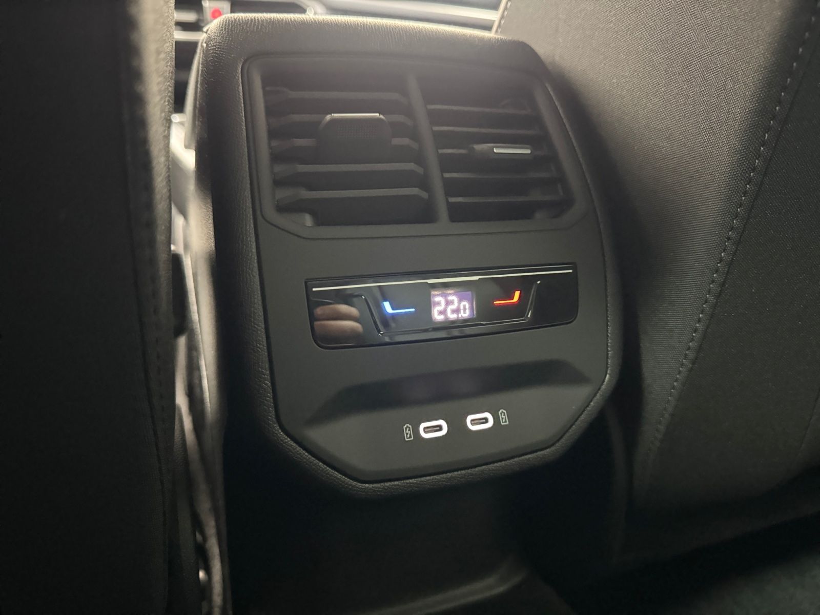 Seat Leon ST 2.0 TDI DSG Style AHK LED Navi
