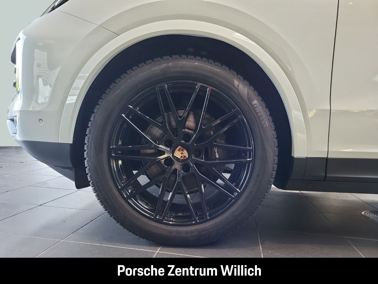 Porsche Cayenne Panoramadach Luftfederung LED-Matrix