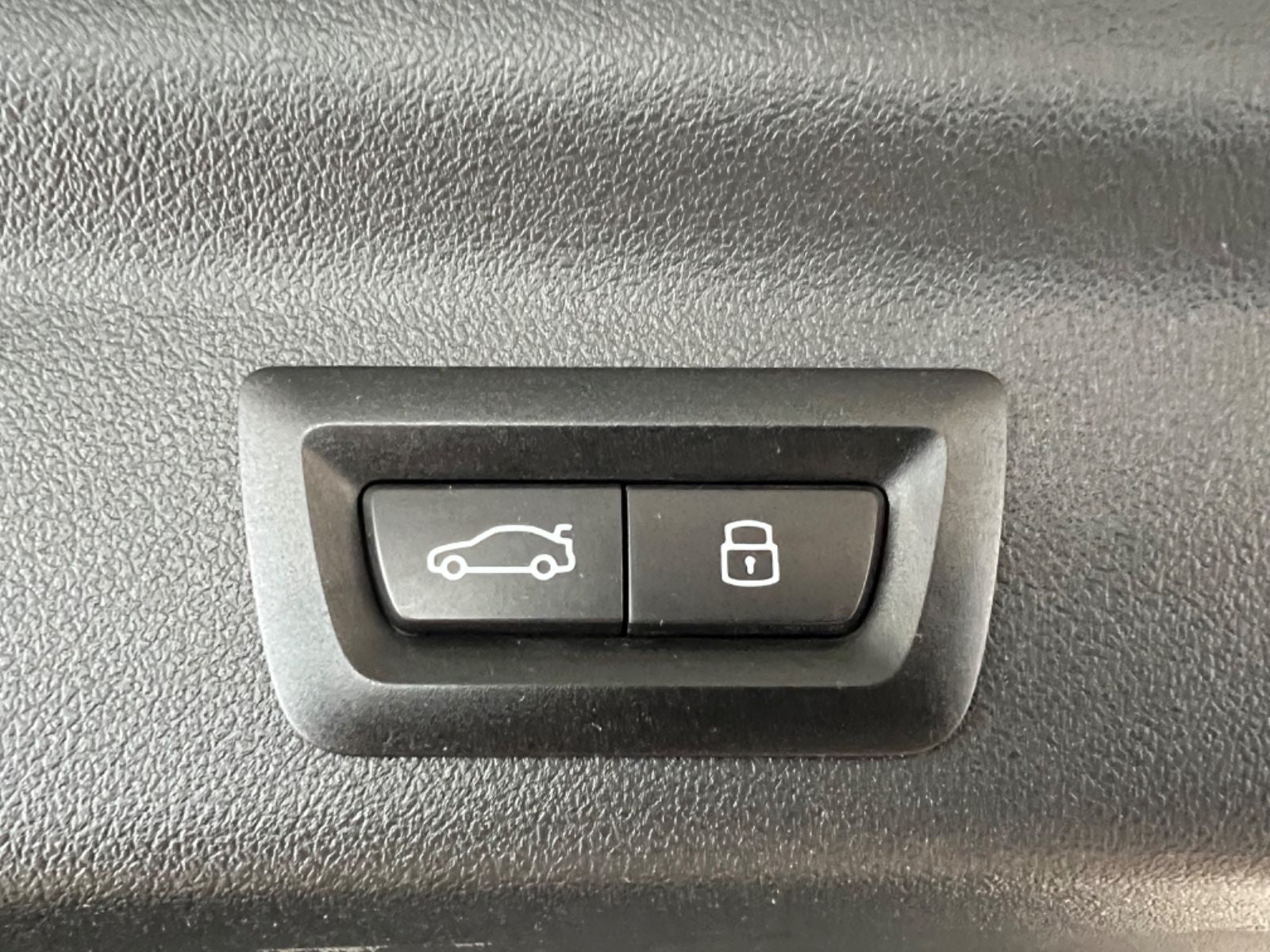 BMW X1 23 d xDrive xLine - Samsaru's Car Outlet