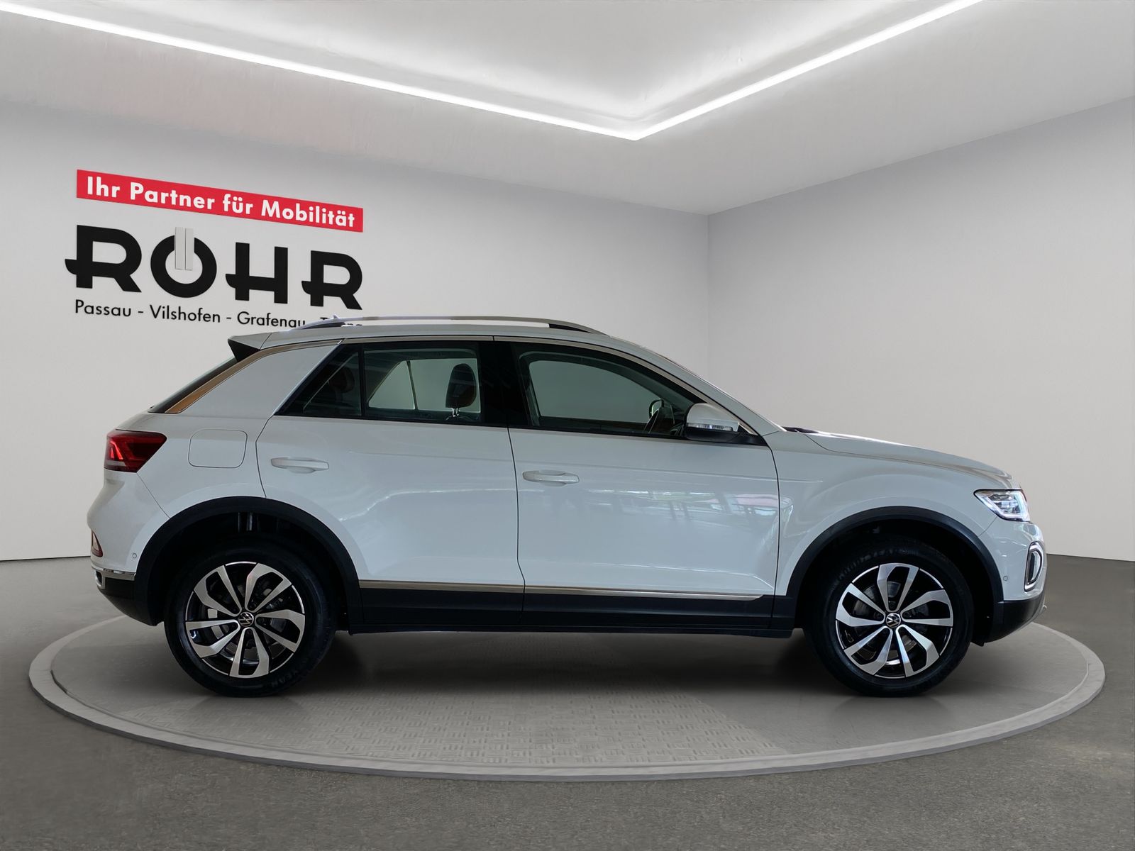 Volkswagen T-ROC 1.5 TSI - Samsaru's Car Outlet