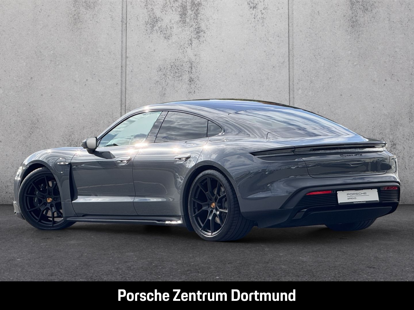 Porsche Taycan GTS Luftfederung BOSE Panoramadach LED
