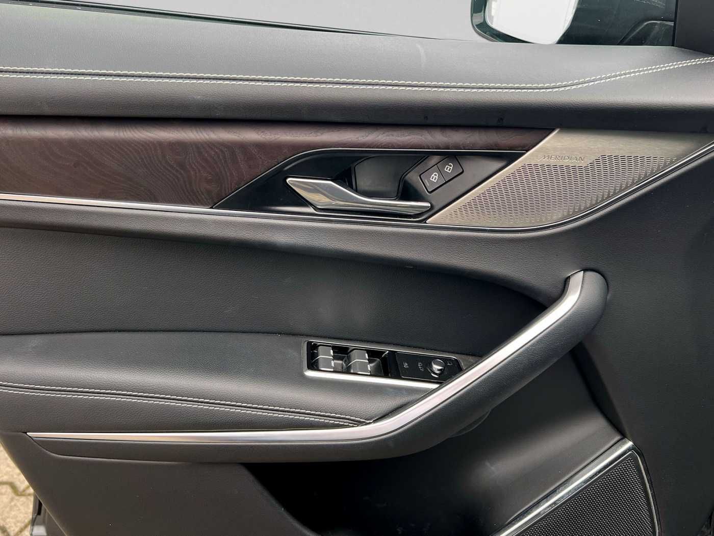 Jaguar F-Pace Plug-in-Hybrid P400e AWD R-Dynamic S
