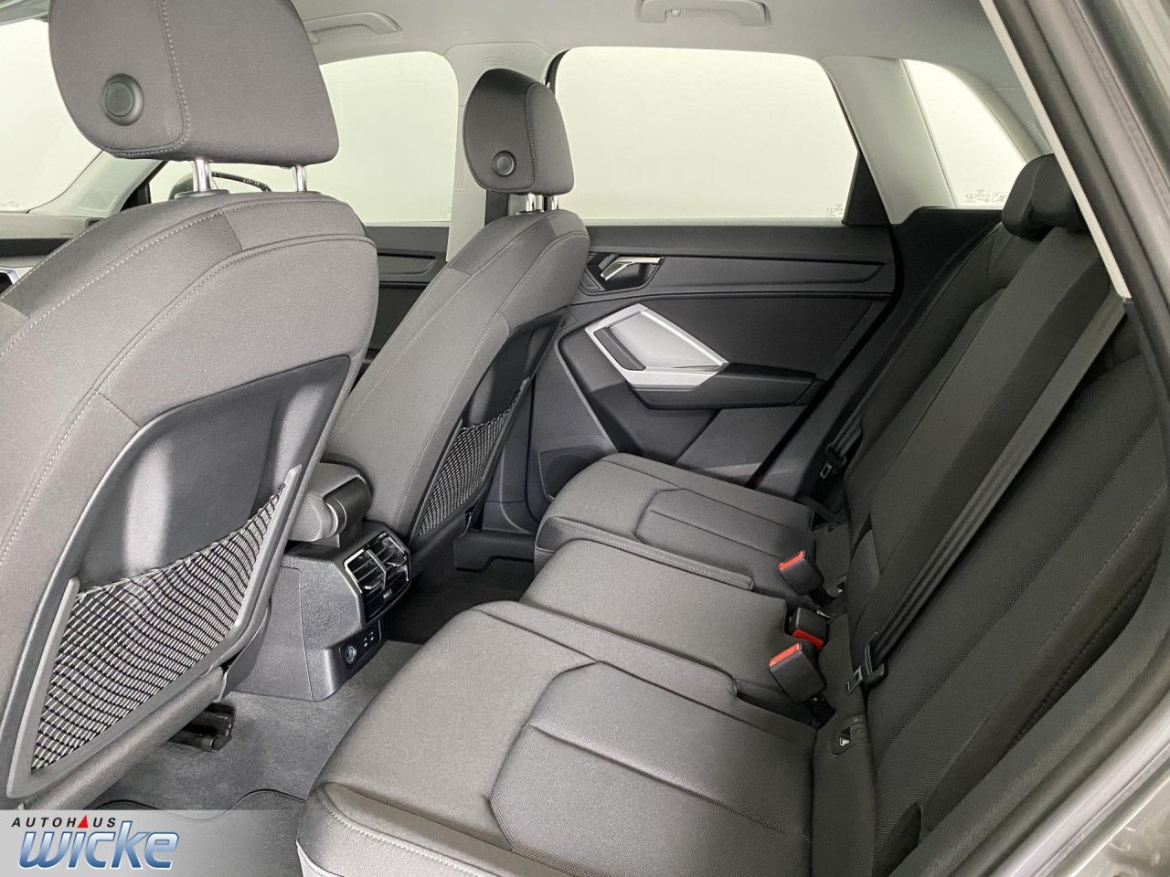 Audi Q3 35 TDI quattro - Samsaru's Car Outlet