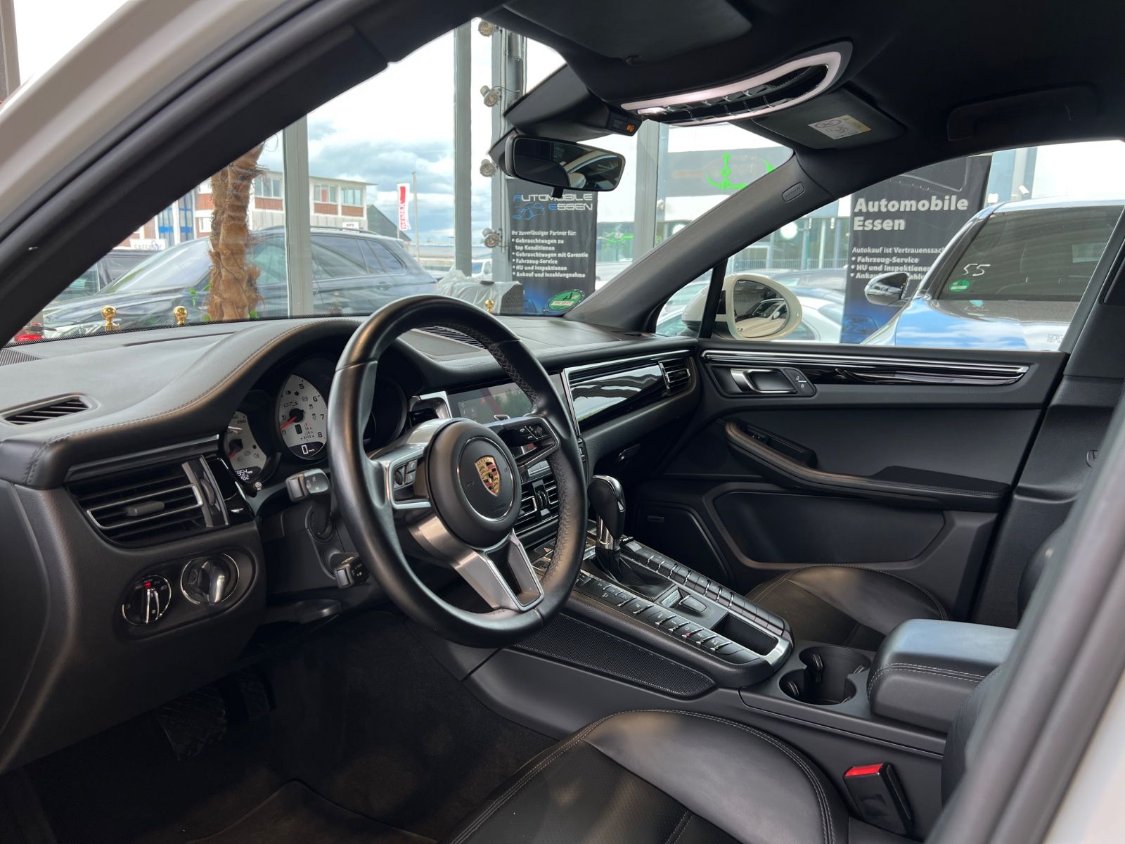 Porsche Macan GTS - Samsaru's Car Outlet