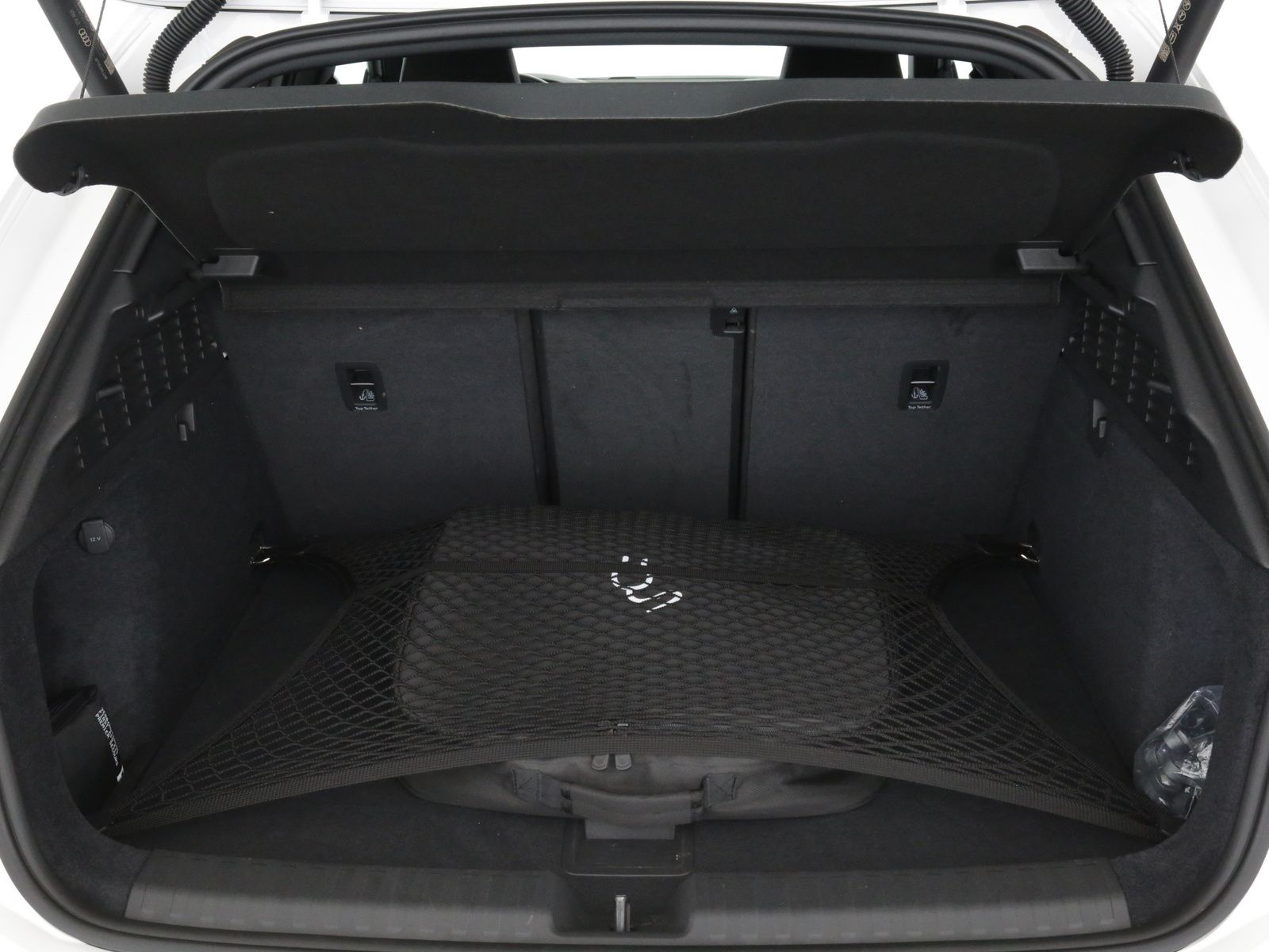 Audi A3 Sportback 40 TFSI e S line - Samsaru's Car Outlet