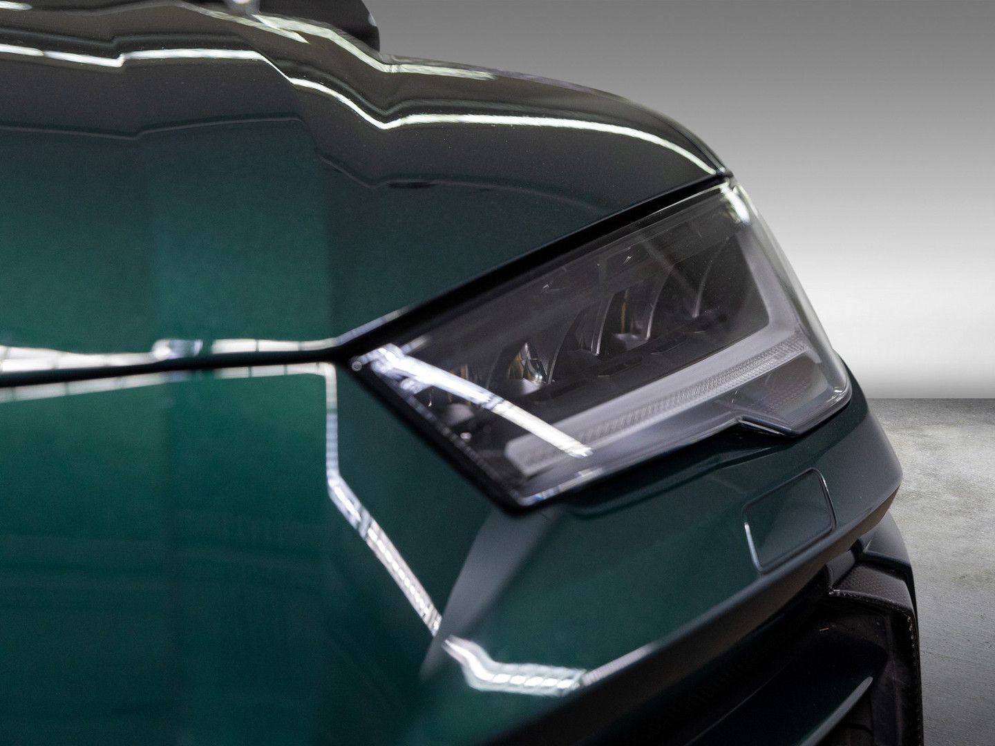 Lamborghini Urus - Samsaru's Car Outlet