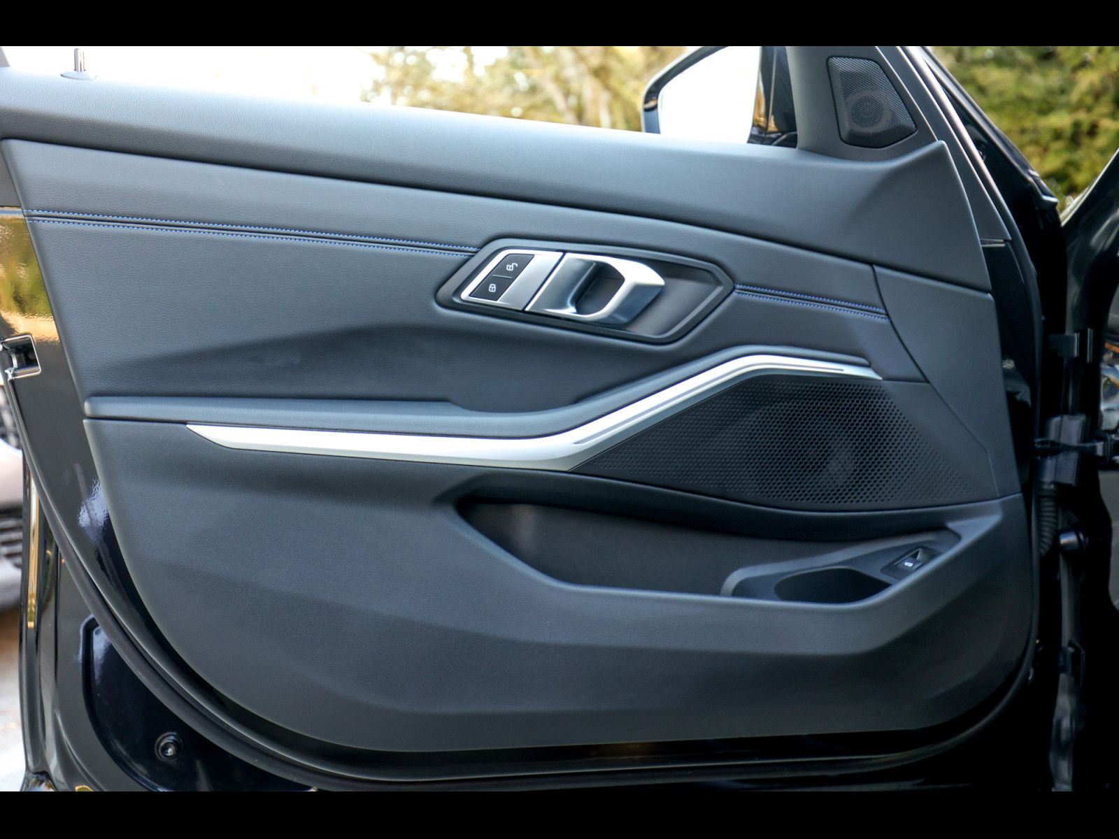 BMW 330 i Touring xDrive M Sport Shadow - Samsaru's Car Outlet
