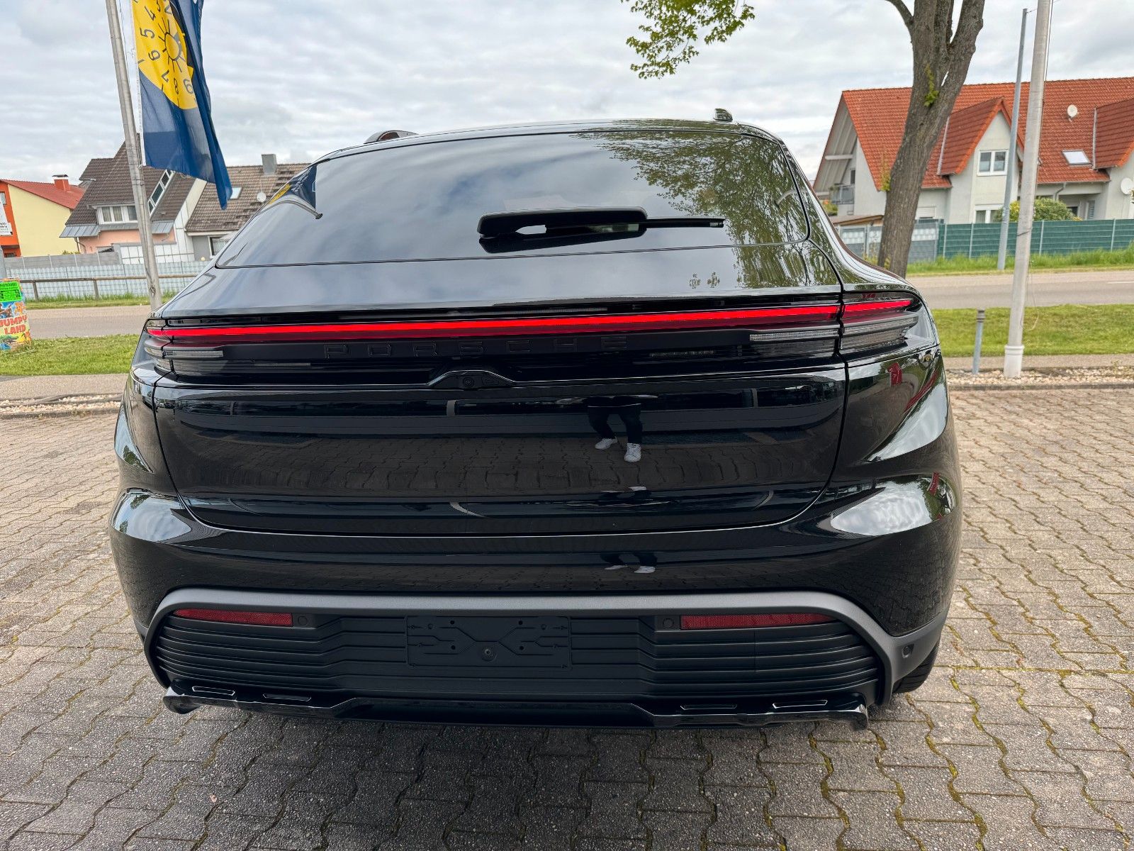 Porsche Macan Electric 4 *Offroad-Design-Paket /VOLL...