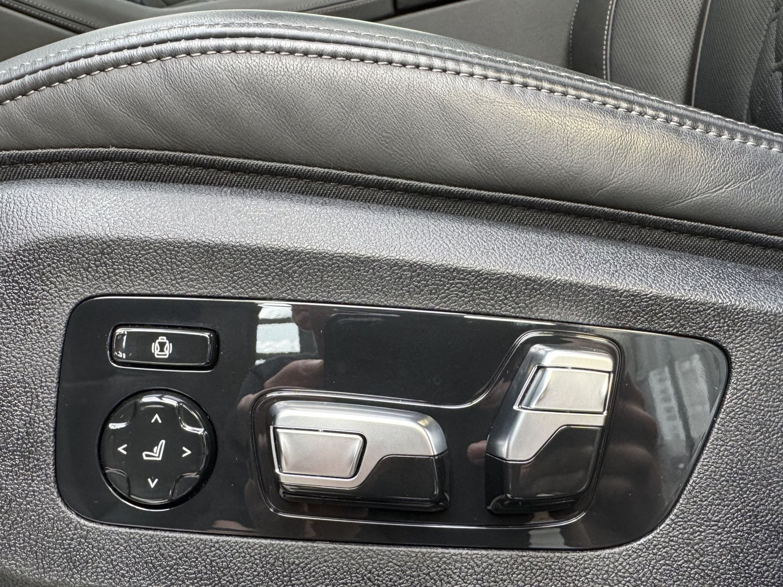 BMW X6 xDr30d M Sport Pro 22'' Sitzlüft. ACC 360°AHK
