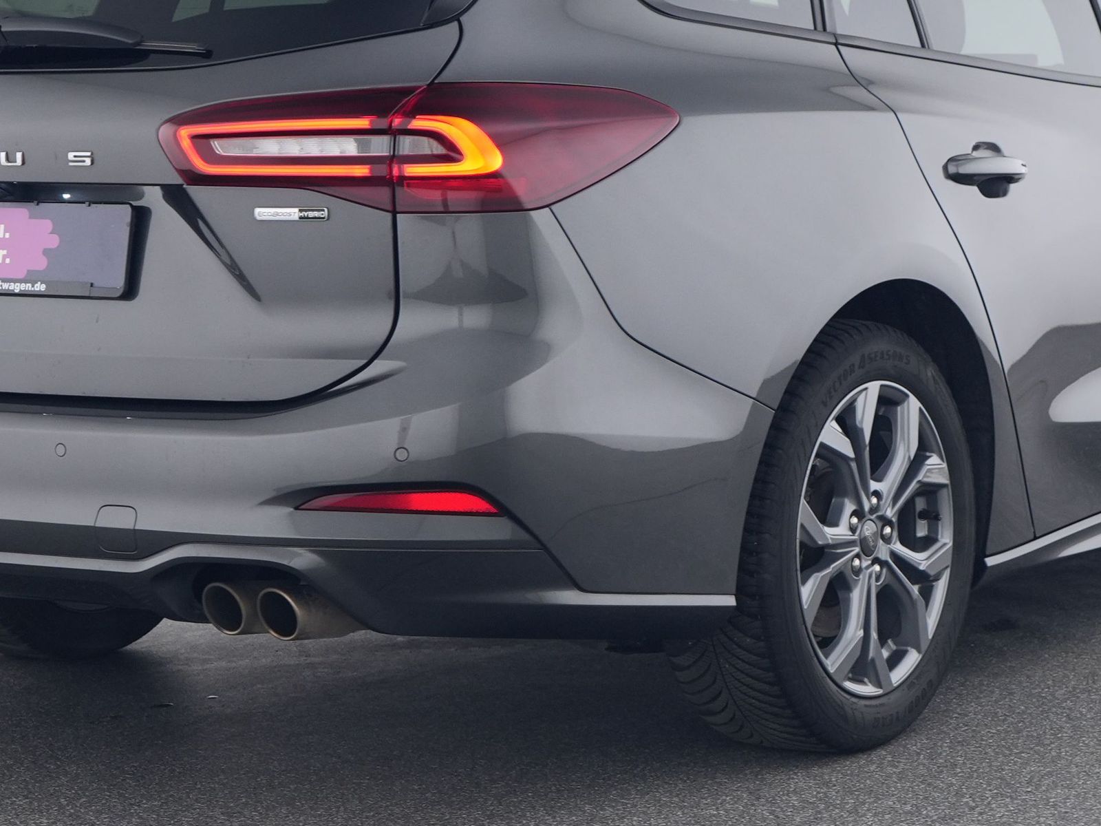 Ford Focus ST-Line X - Samsaru's Car Outlet