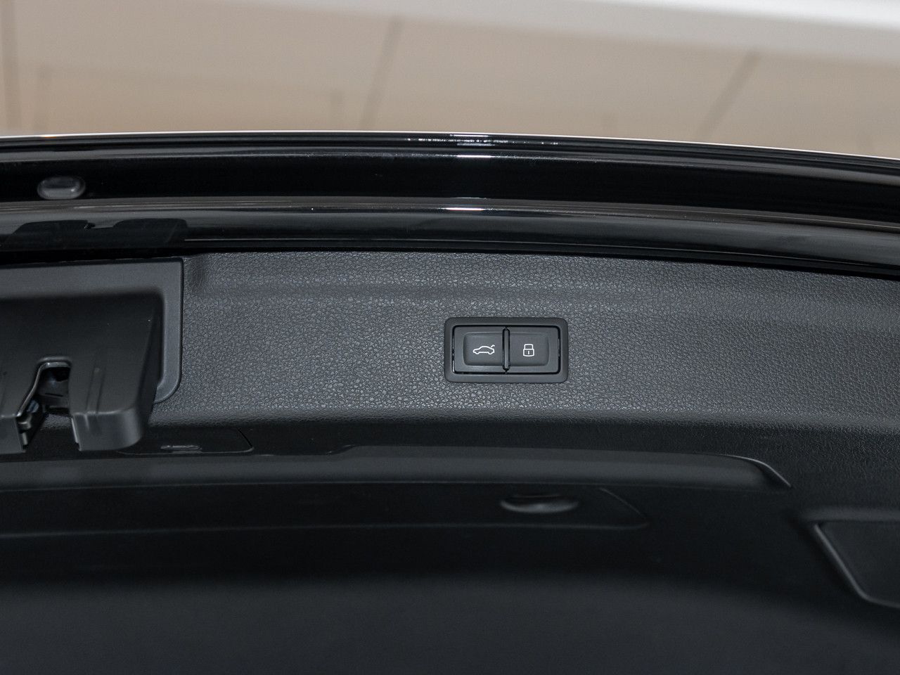 Audi Q3 35 TDI quattro S tronic - Samsaru's Car Outlet