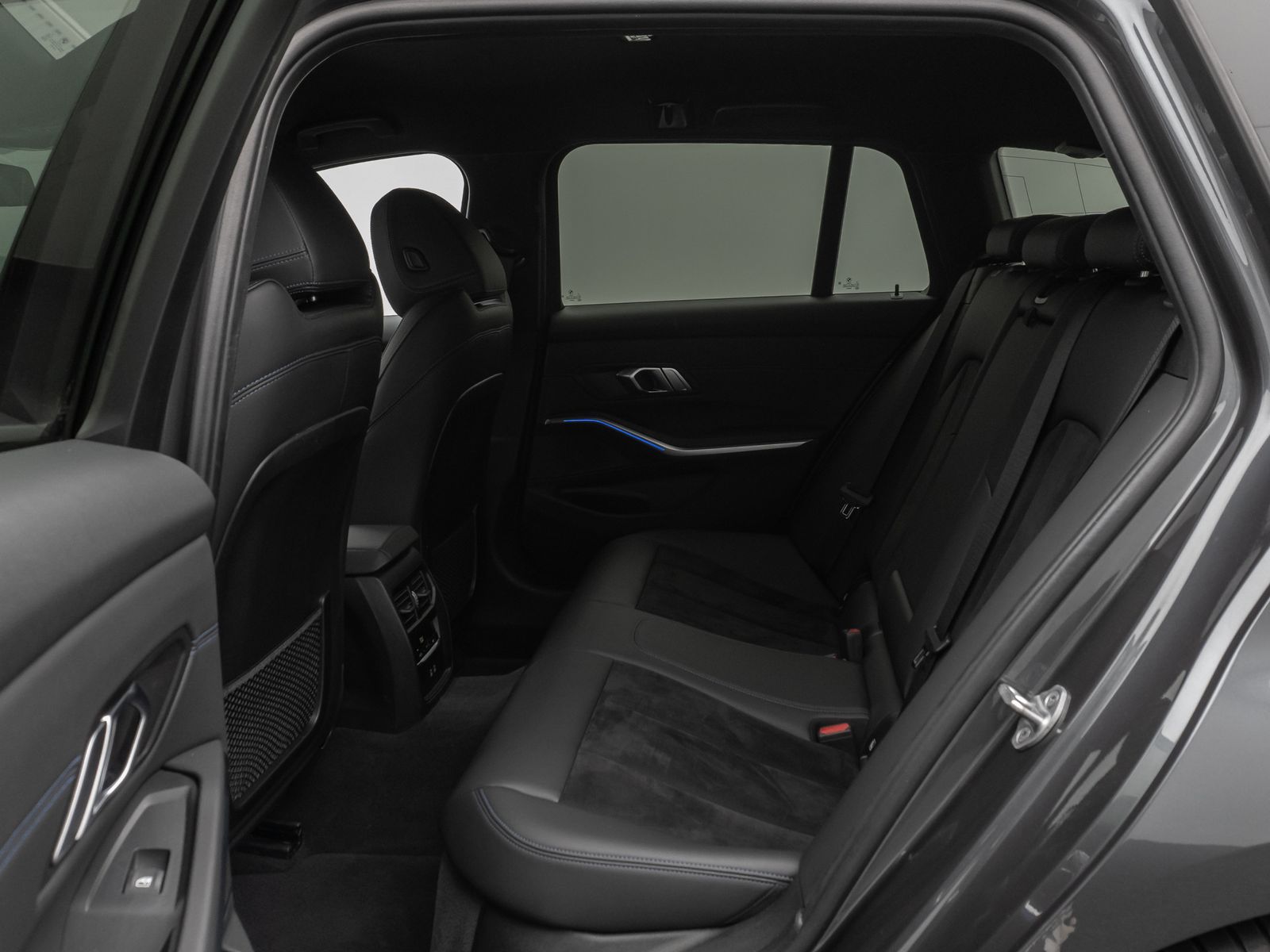 BMW 320d M Sport - Samsaru's Car Outlet